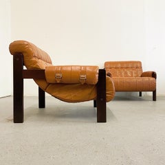 Paire de fauteuils de salon modernes brésiliens de Jean Gillon