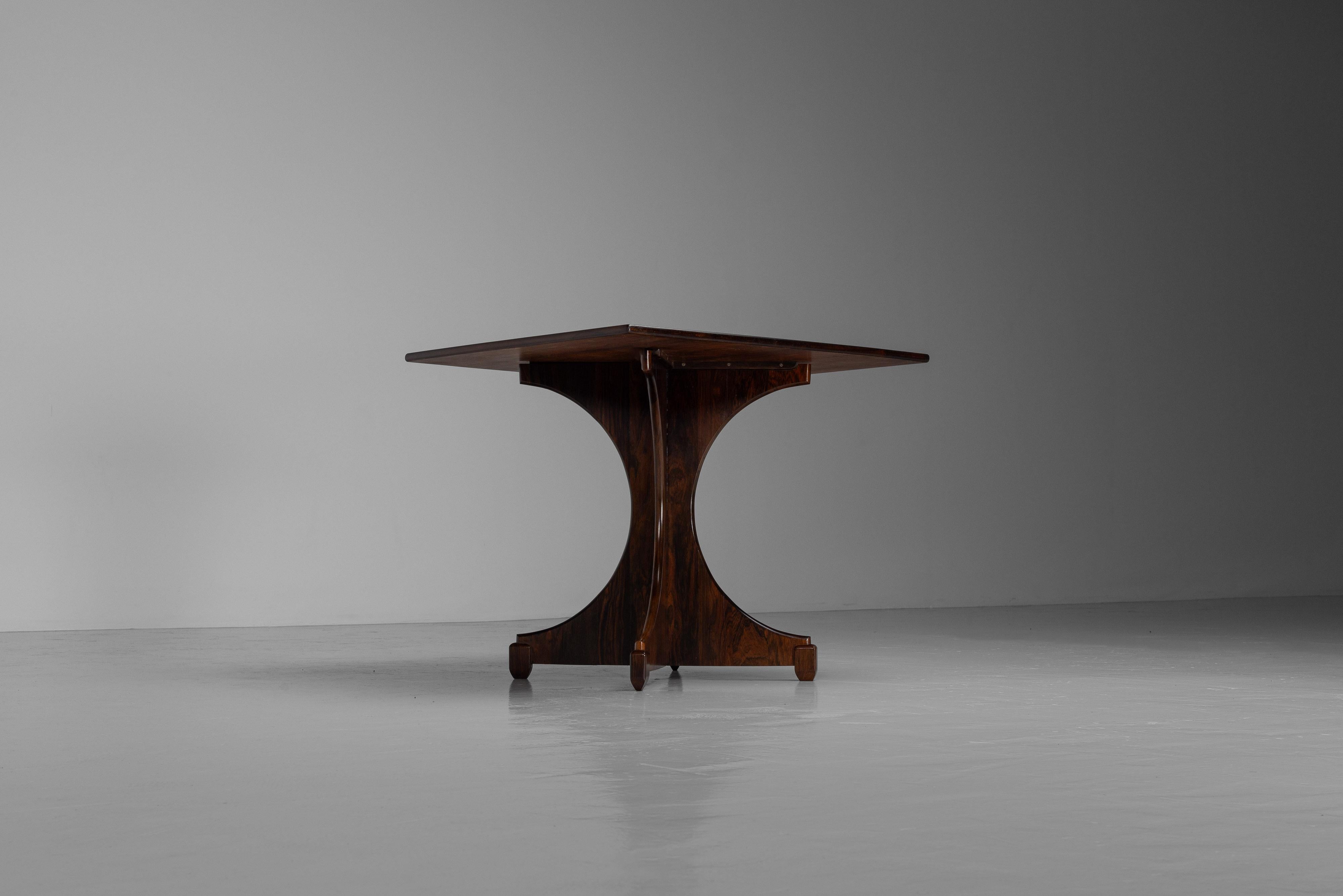 Bois de rose Table à manger de Jean Gillon Italma WoodArt Brésil 1965 en vente