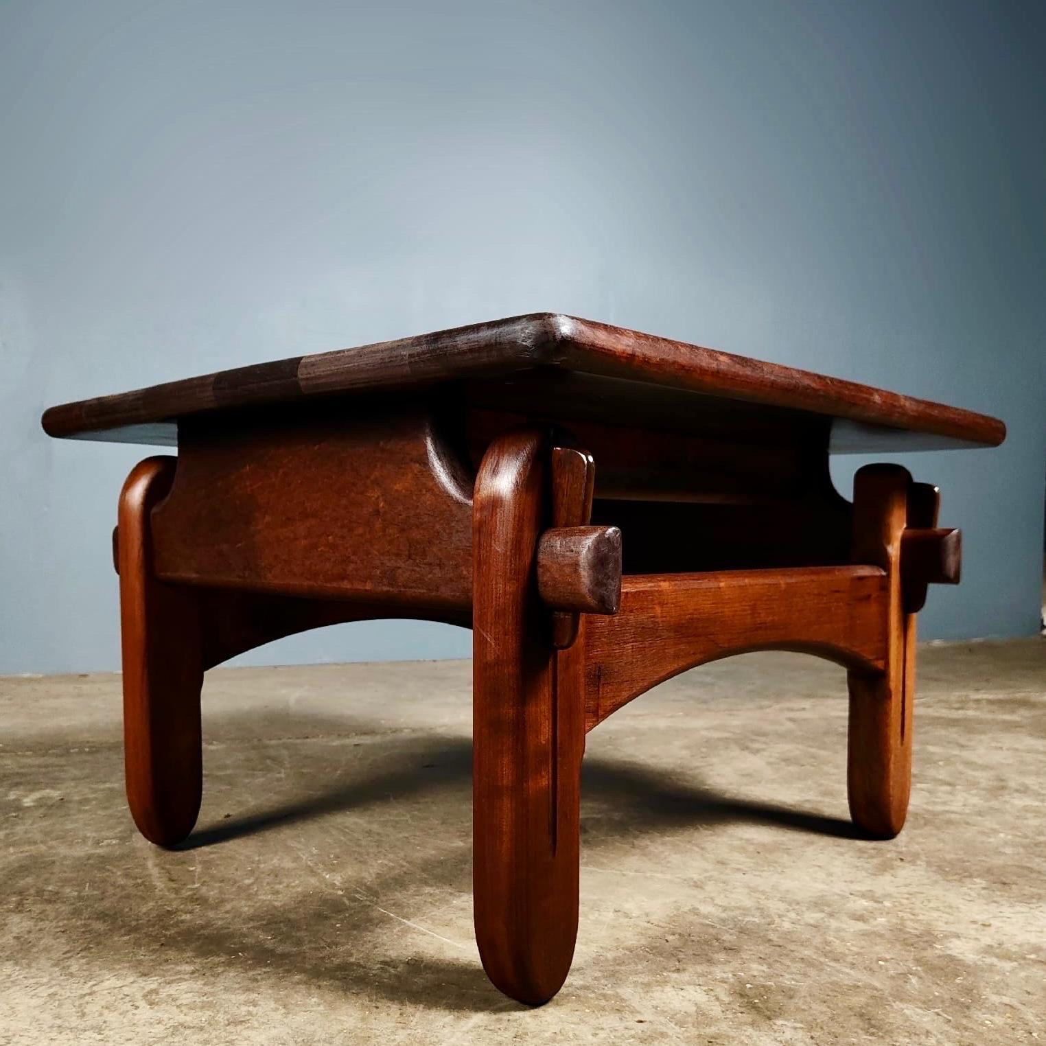 Jean Gillon pour Probel fauteuil de salon et table basse/table d'appoint brésilien en cuir jaune 7