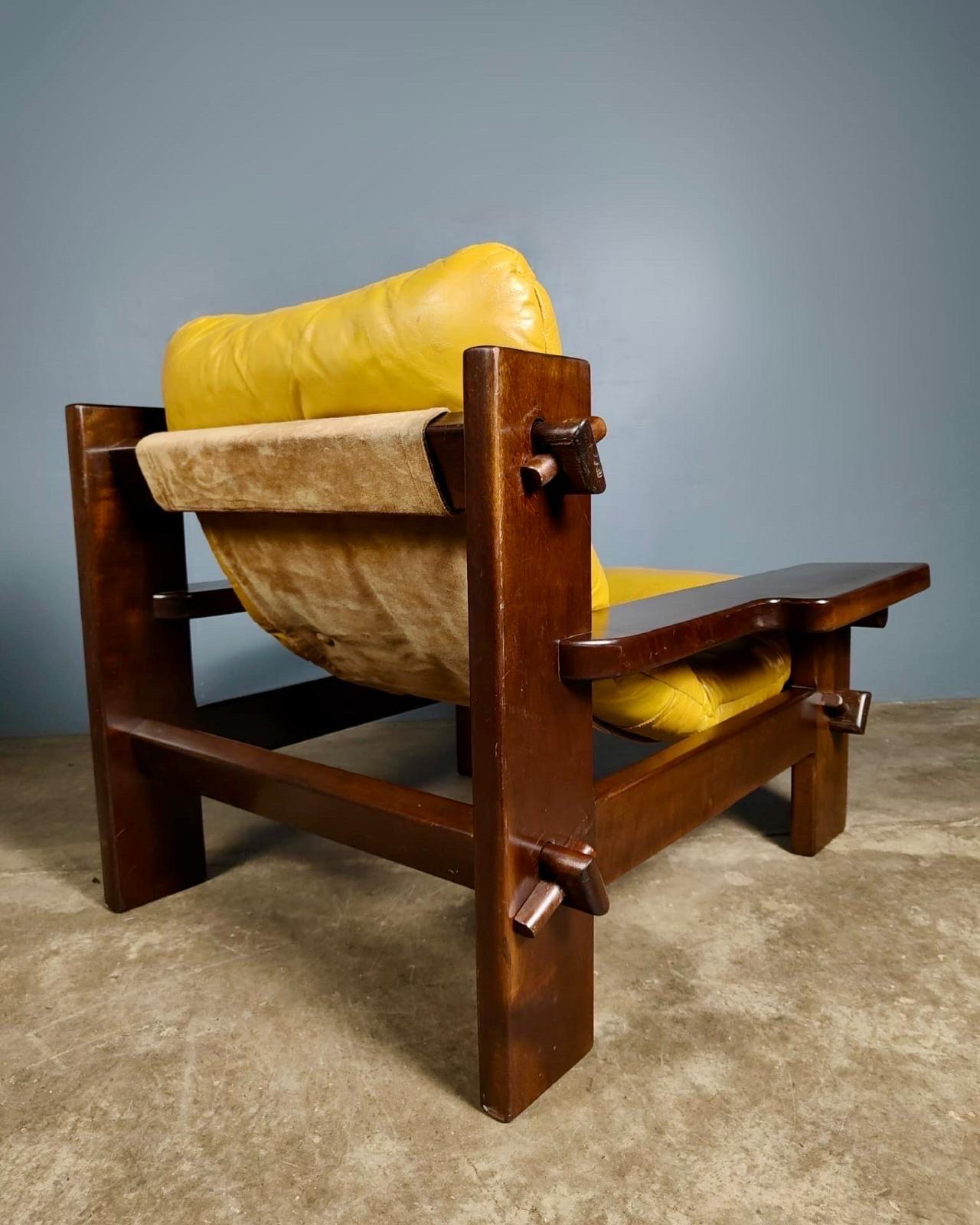 Cuir Jean Gillon pour Probel fauteuil de salon et table basse/table d'appoint brésilien en cuir jaune