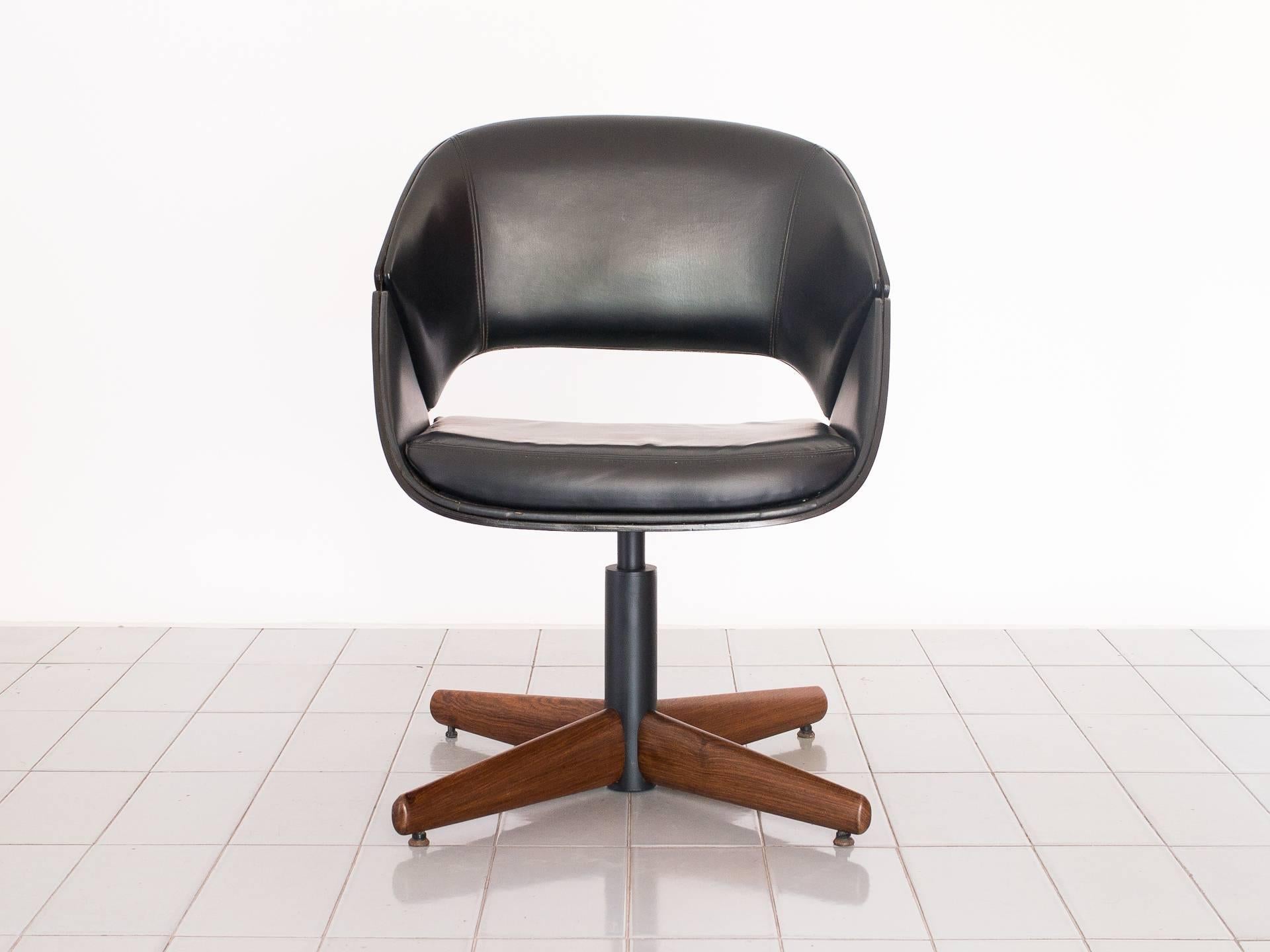 Beautiful office chair designed by Jean Gillon and produced in Brazil by Italma, late 1960s. Solid Louro Preto wood feet. The chair doesn't swivel.