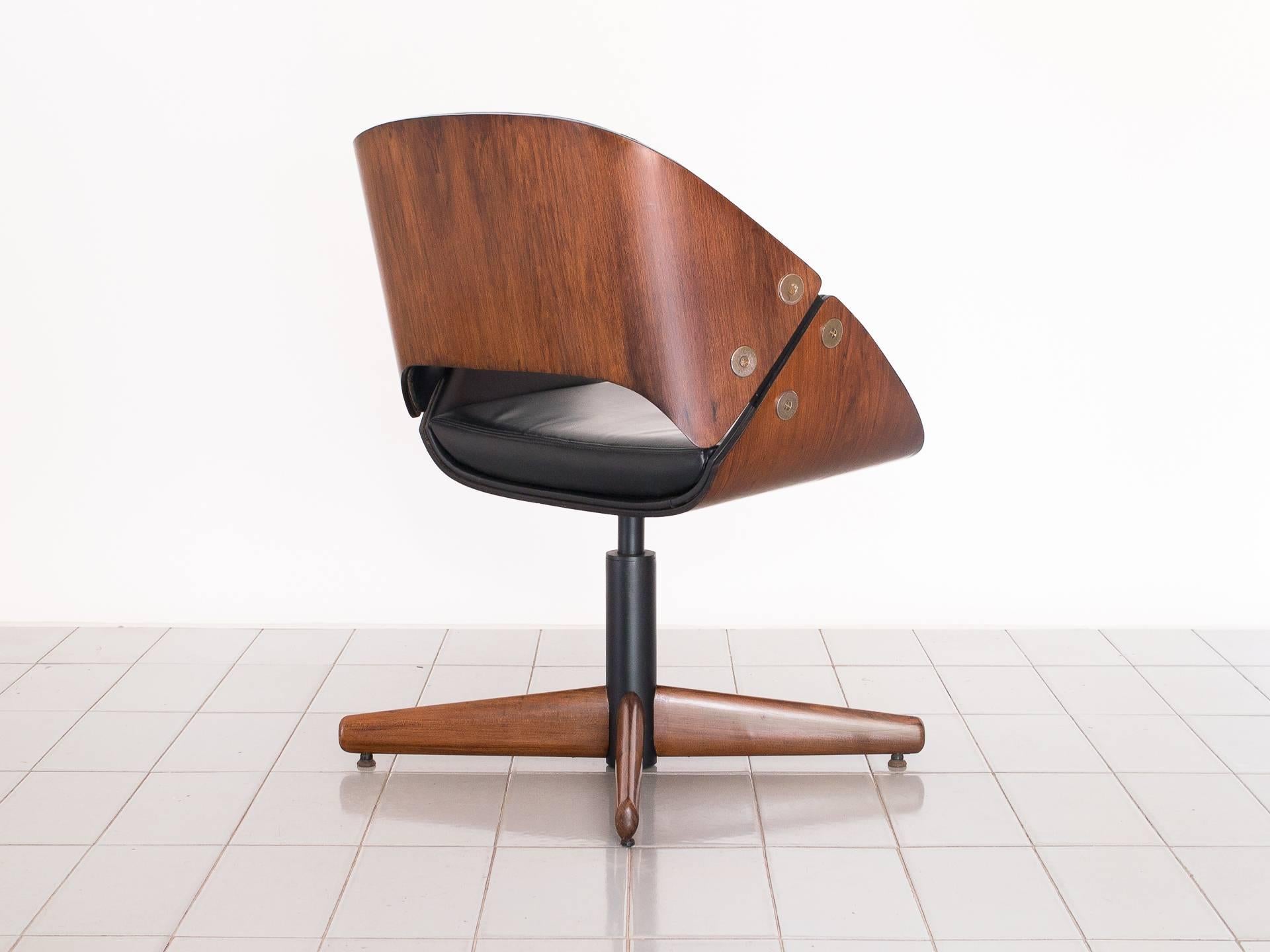 Jean Gillon Office Chair in Louro Preto Wood and Iron, Brazil, Late 1960s In Good Condition In Sao Paulo, SP