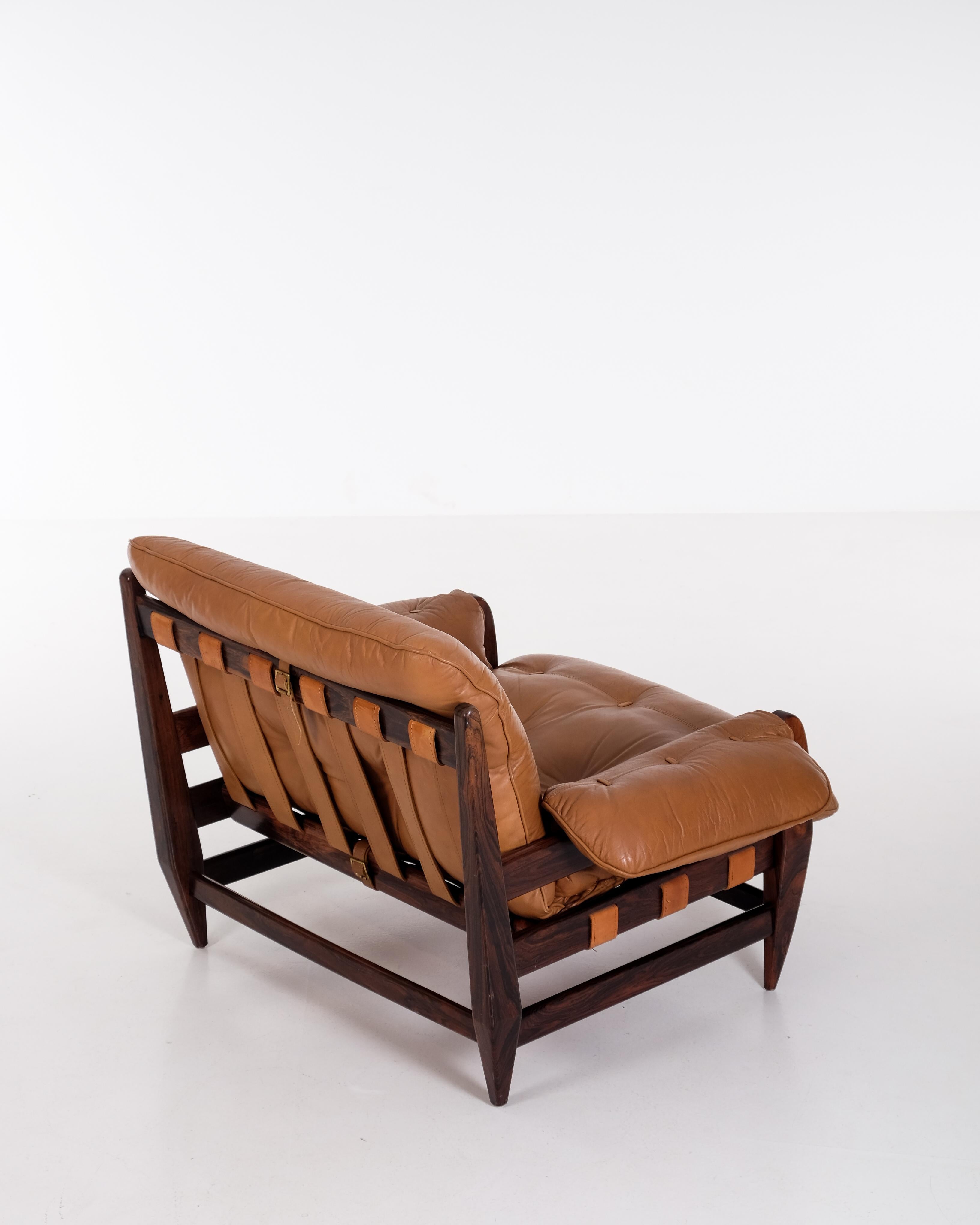 Produced in the 1960s by Wood Art Brazil.
 
Jean Gillon (1919–2007) was born in Lasi, Romania. In 1956, already possessing a consistent portfolio, he moved to São Paulo, where he developed simultaneous actions on three main axis: interior