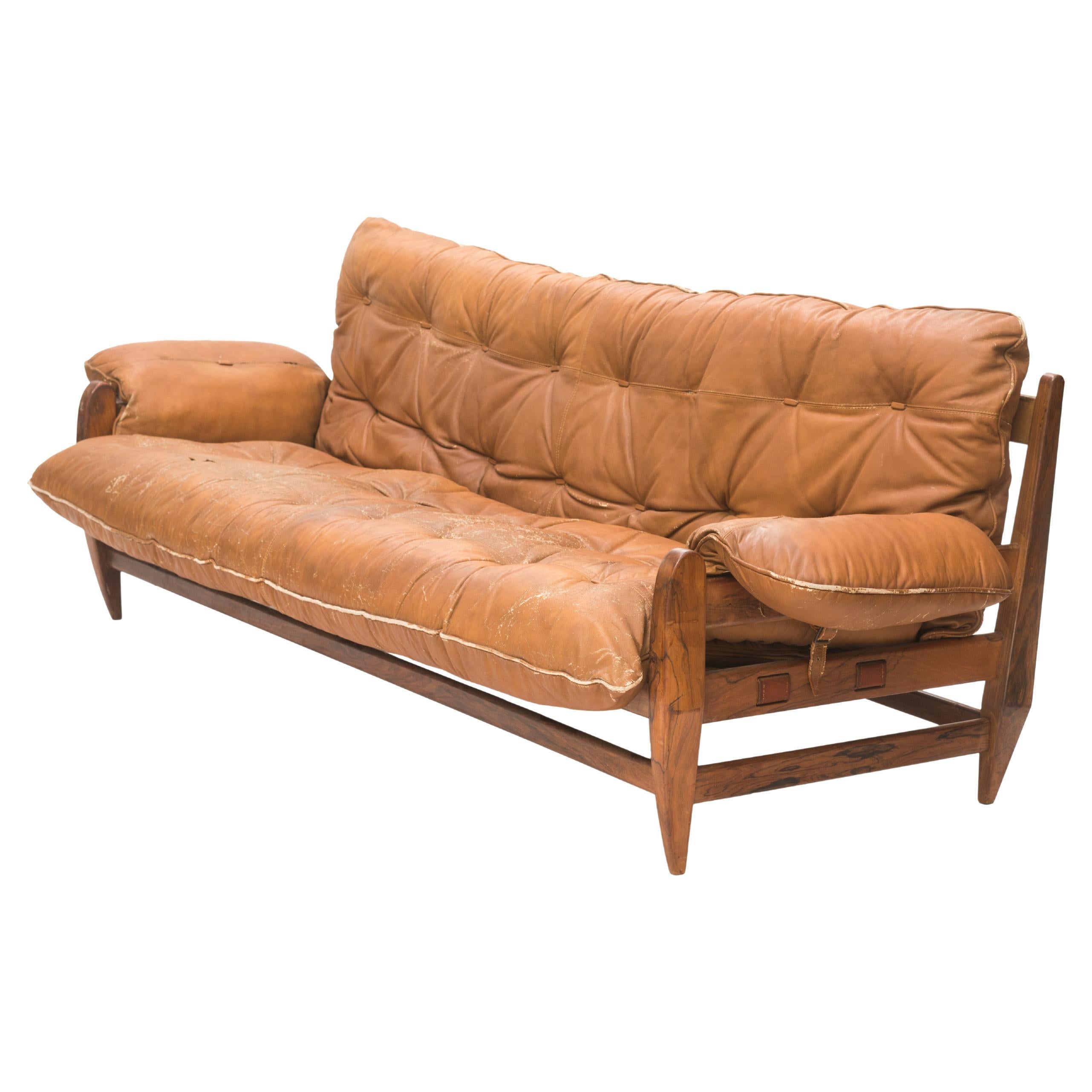Jean Gillon "Rodeio" Midcentury brazilian sofa in Wood with Leather, 60s For Sale