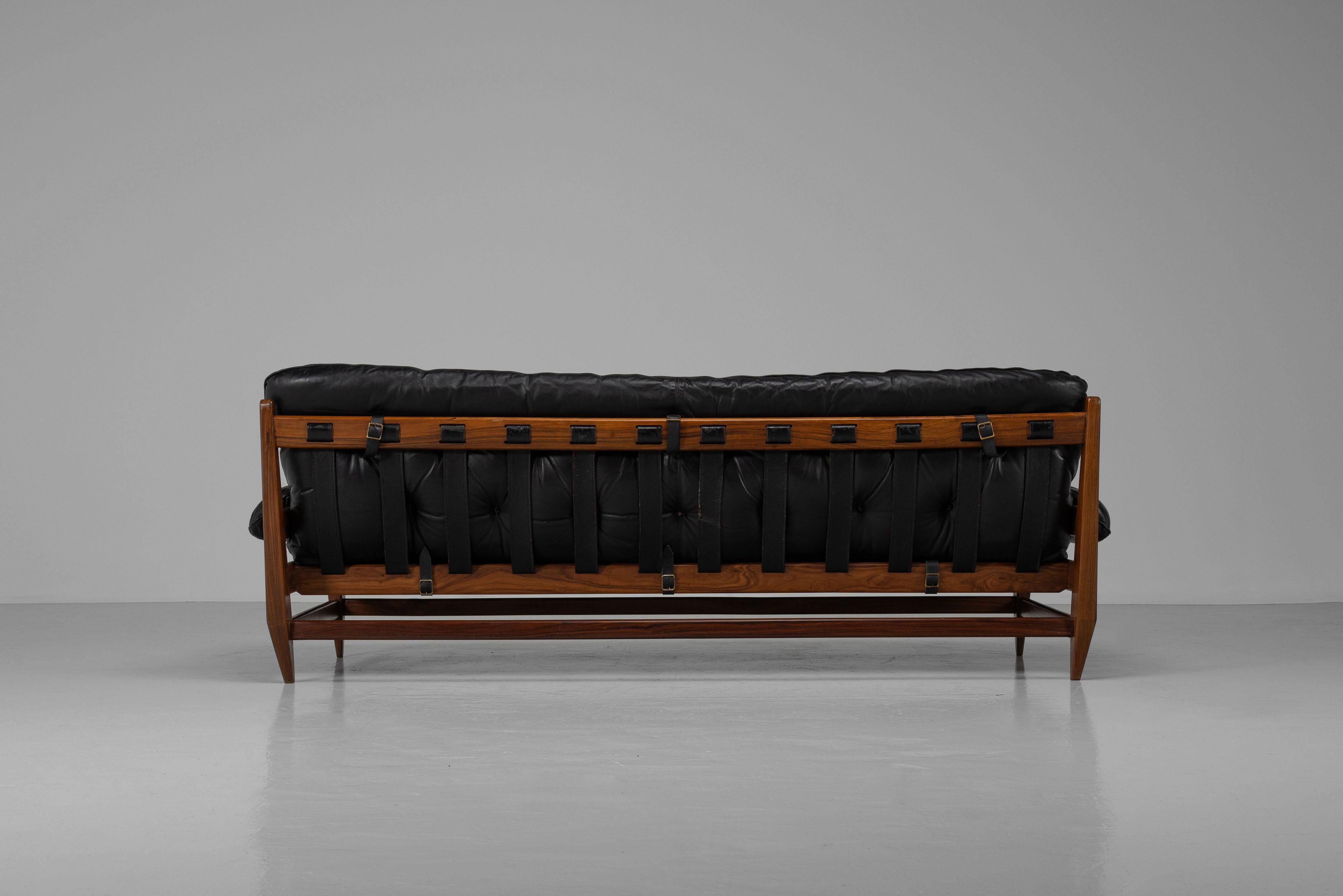 Jean Gillon Rodeio sofa Italma Woodart Brazil 1965 For Sale 5