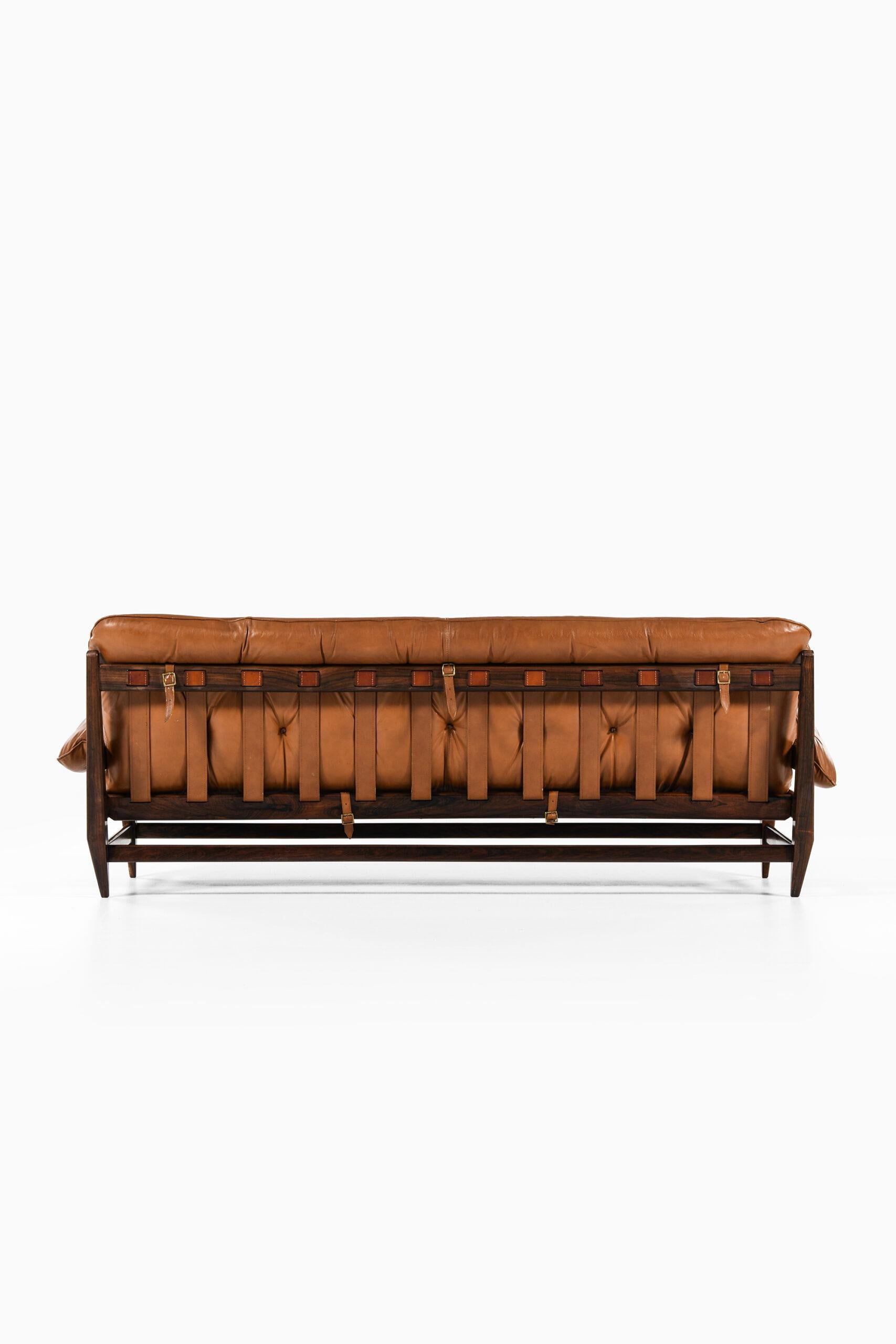 Jean Gillon Sofa Produced by Wood Art in Brazil For Sale 3