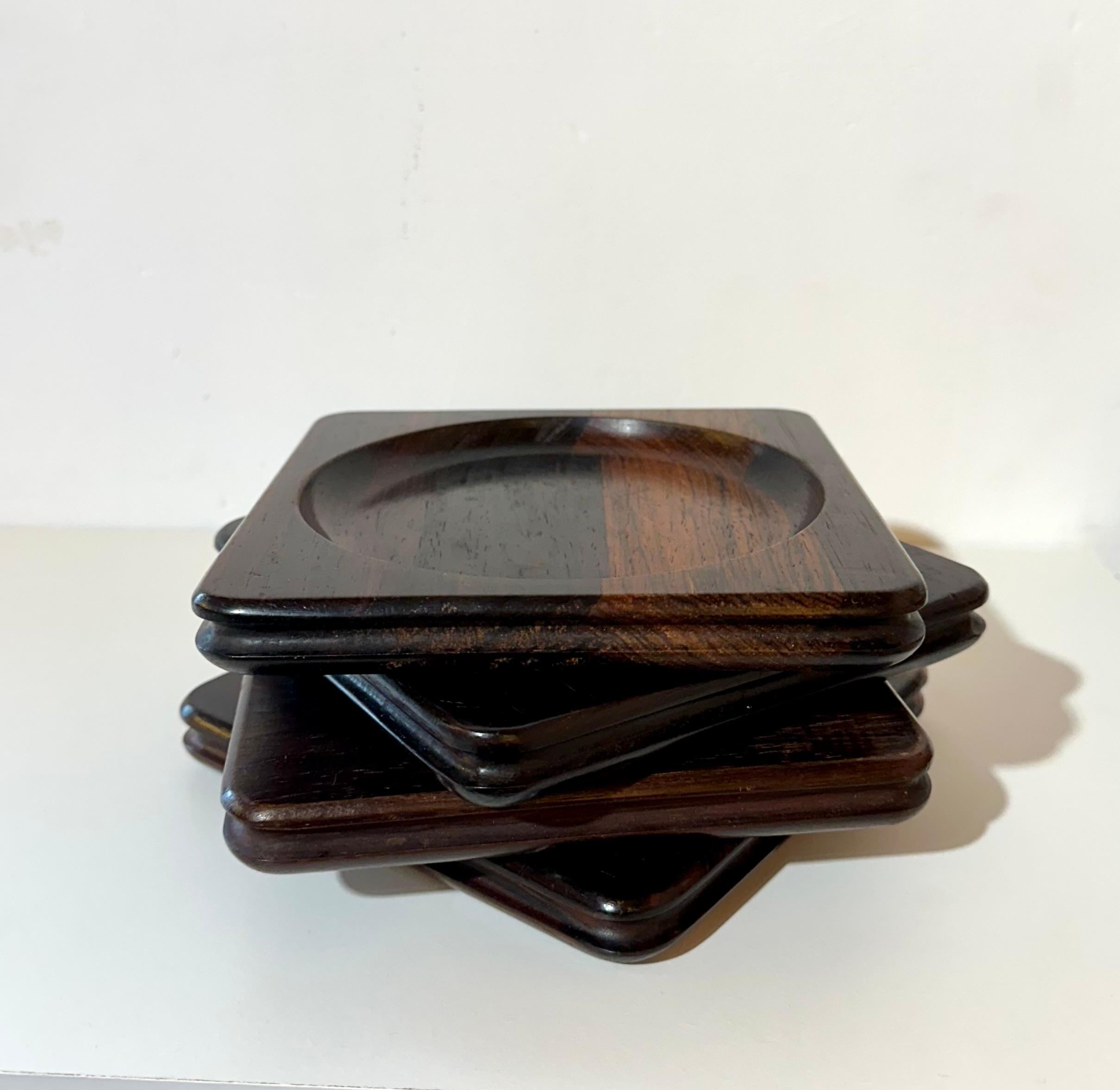 Jean Gillon. Suite of 4 square trays, c. 1960 In Excellent Condition For Sale In PARIS, FR