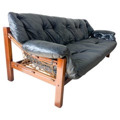 Jean Gillon Tijuca / Amazonas Leather and Rosewood sofa for Italma