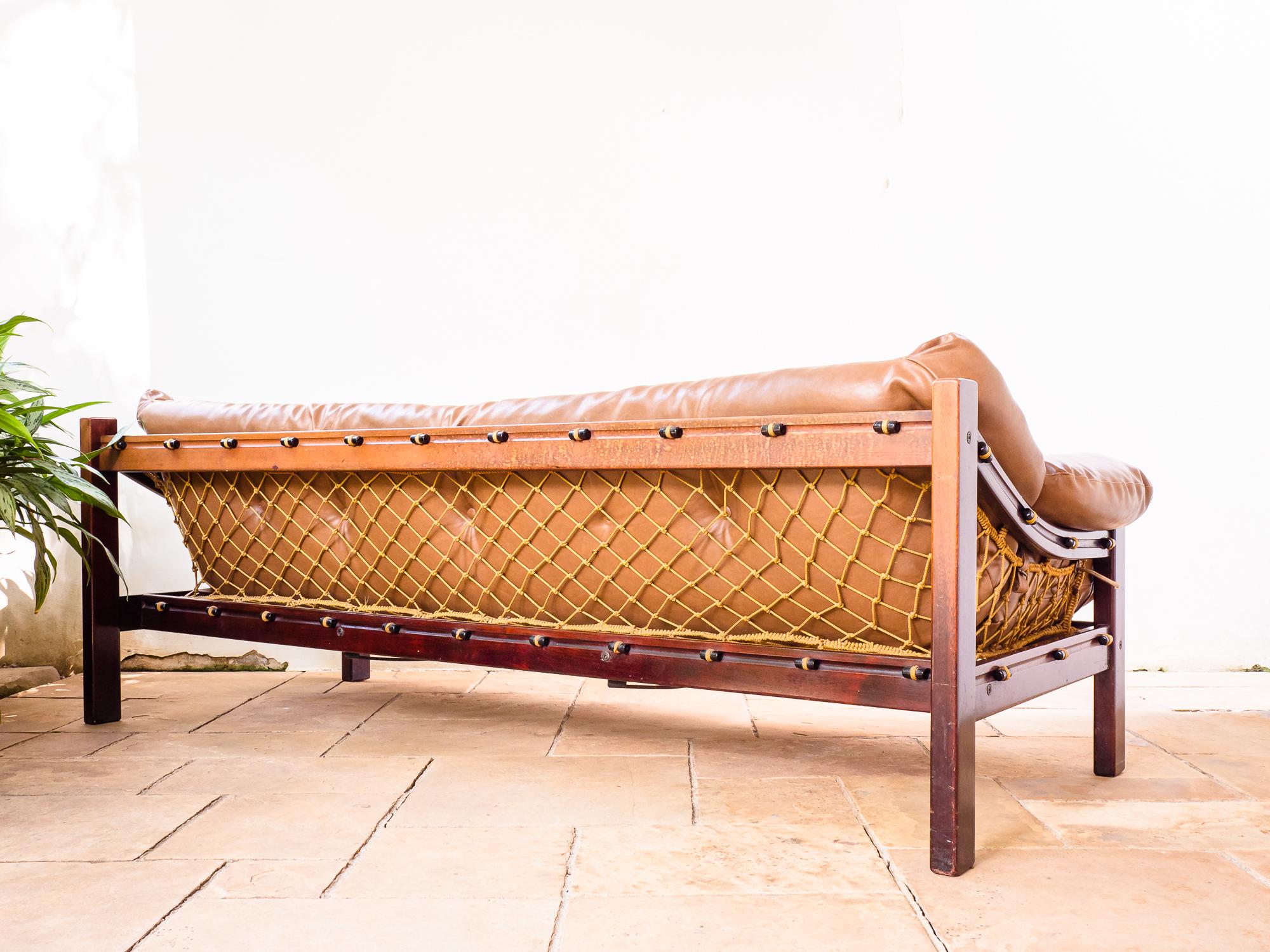 Jean Gillon Sofa „Tijuca“ aus Hartholz und Nylon-Hamock, Brasilien, 1970 (20. Jahrhundert) im Angebot