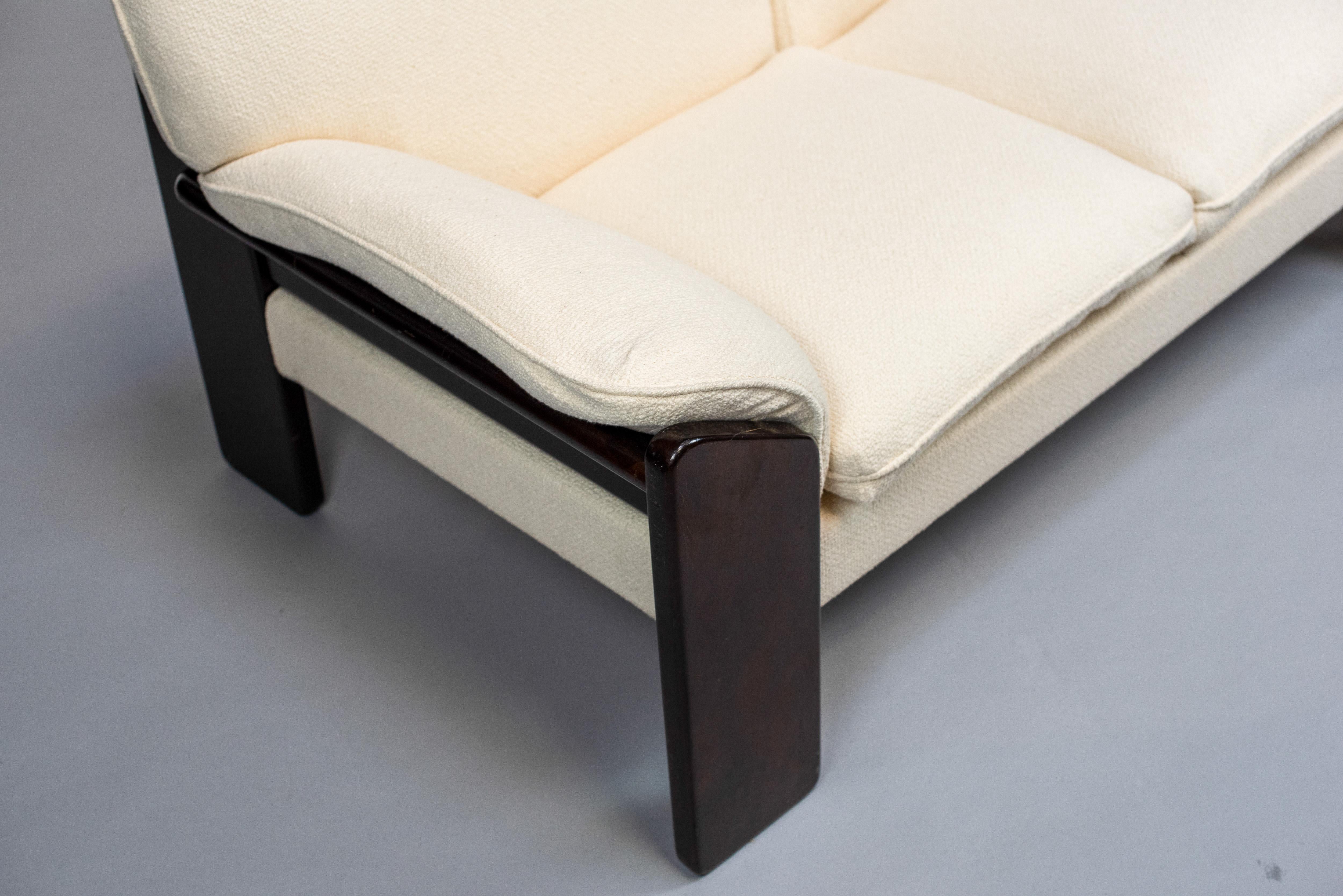 Jean Gillon, Canapé à deux places, c. 1970, c. 1970. Probel Label en vente 2