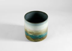 Jean Girel, Mar tempestuoso, jarrón cilíndrico, vidriado azul y verde, Francia, 2021