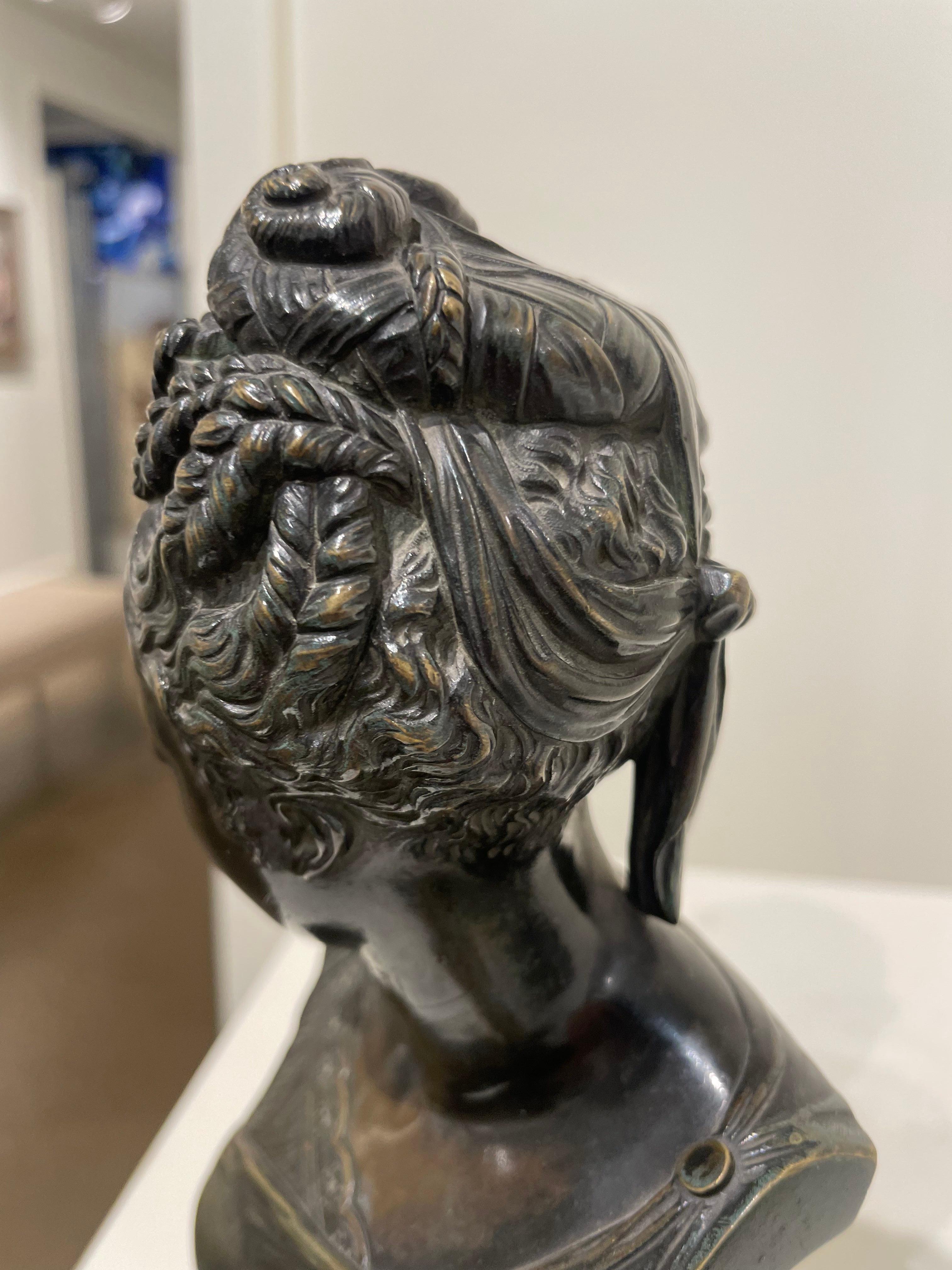 Bust of Diane de Poitiers, Bronze sculpture of French Noblewoman For Sale 3