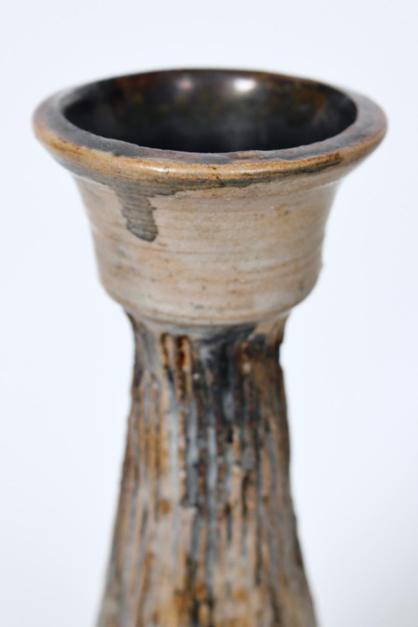 Vase en forme de bouteille Jean Hastings Art Studio Pottery en vente 4