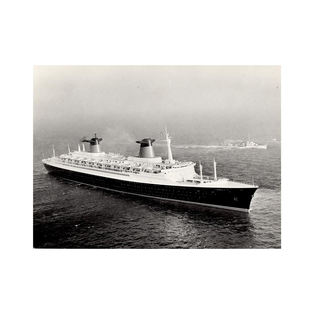Circa 1960 Original poster by Jacquelin for the mythical liner ship : France For Sale 1