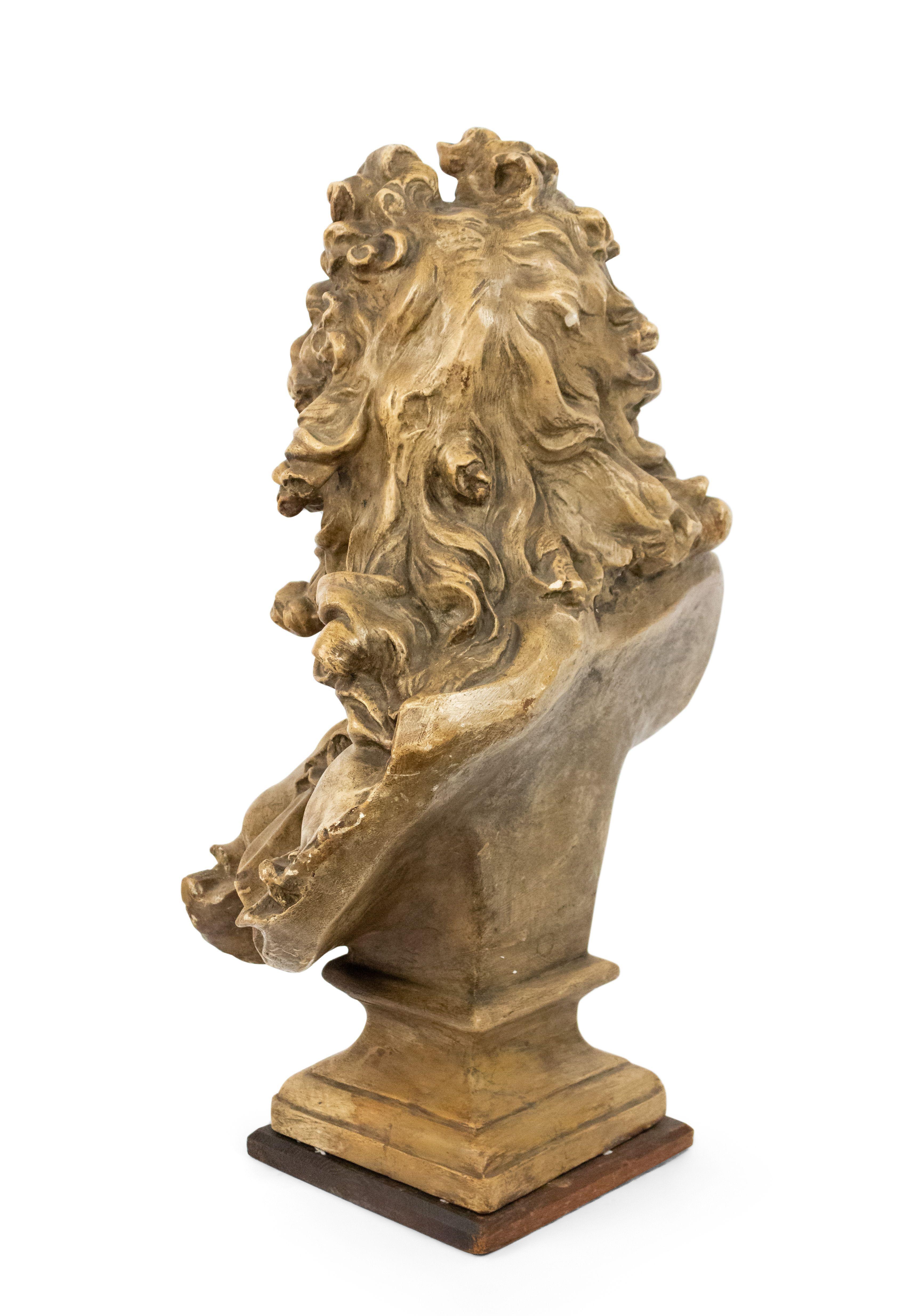 Fatto a mano Busto di nobile di Jacques Caffieri in vendita