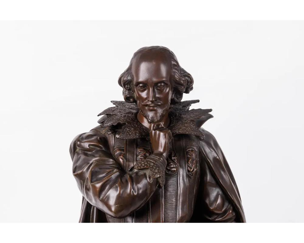 Jean Julules B. Salmson, Una scultura in bronzo patinato di William Shakespeare in vendita 4