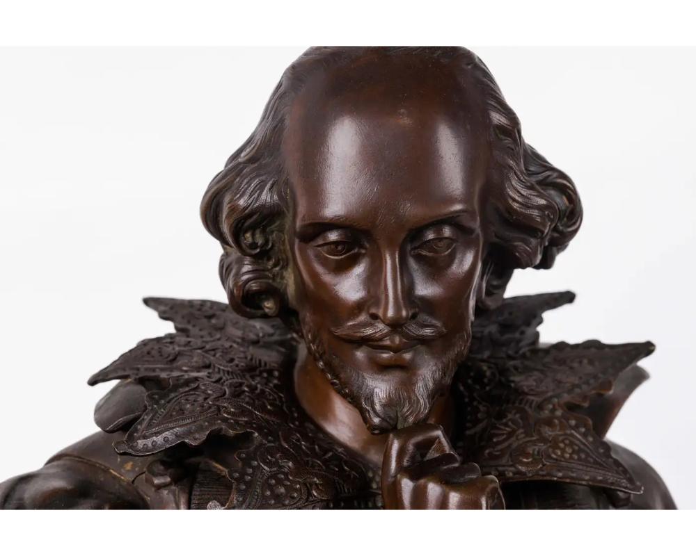 Jean Julules B. Salmson, Una scultura in bronzo patinato di William Shakespeare in vendita 5