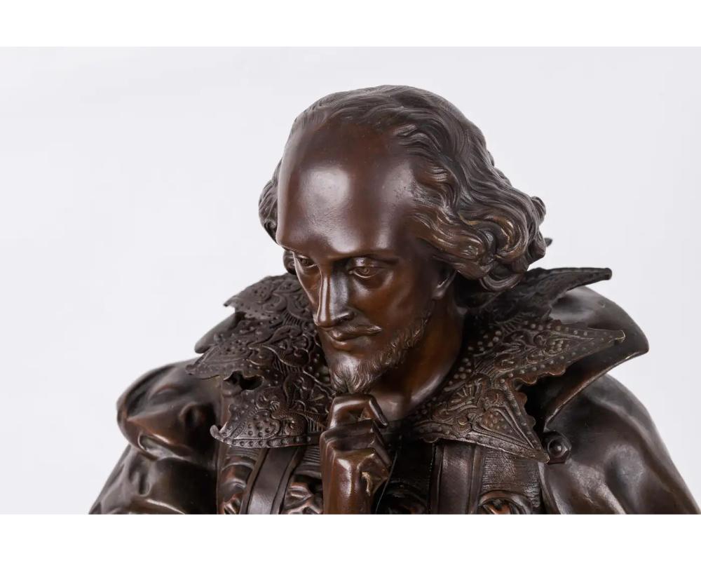 Jean Julules B. Salmson, Una scultura in bronzo patinato di William Shakespeare in vendita 12