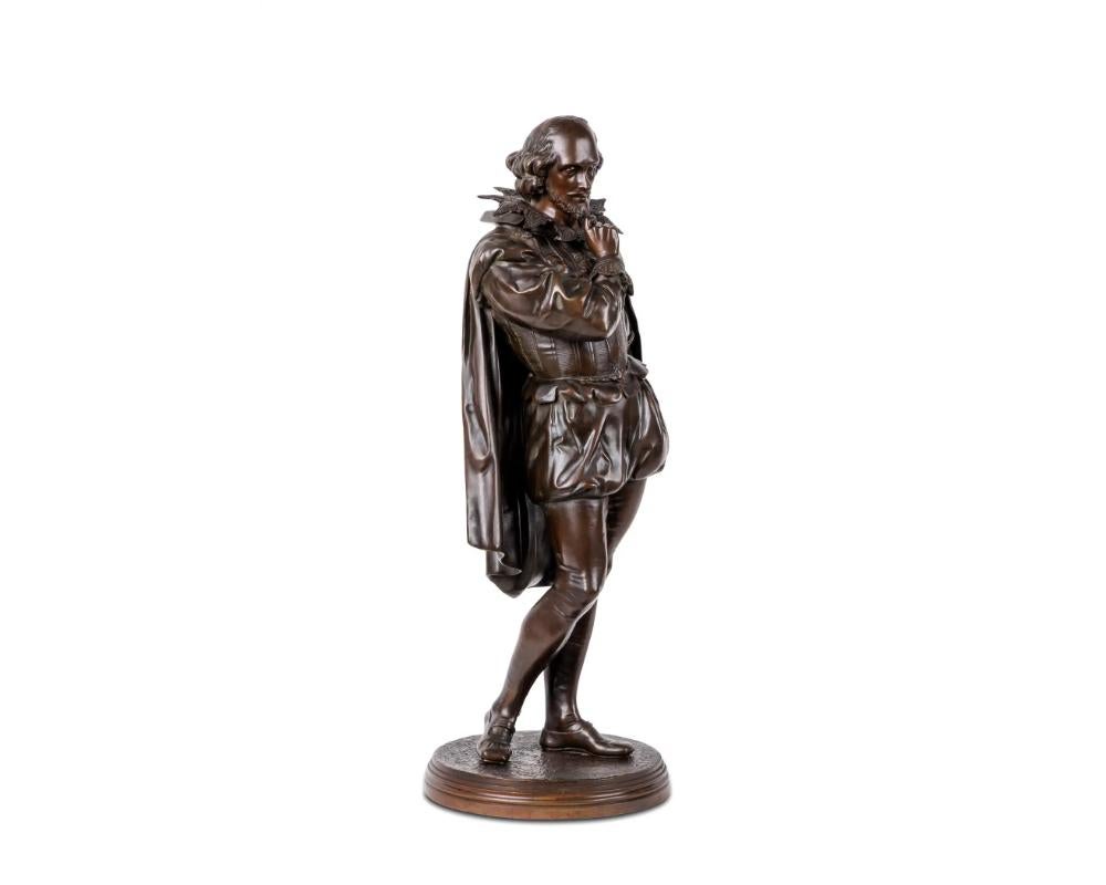 Sconosciuto Jean Julules B. Salmson, Una scultura in bronzo patinato di William Shakespeare in vendita