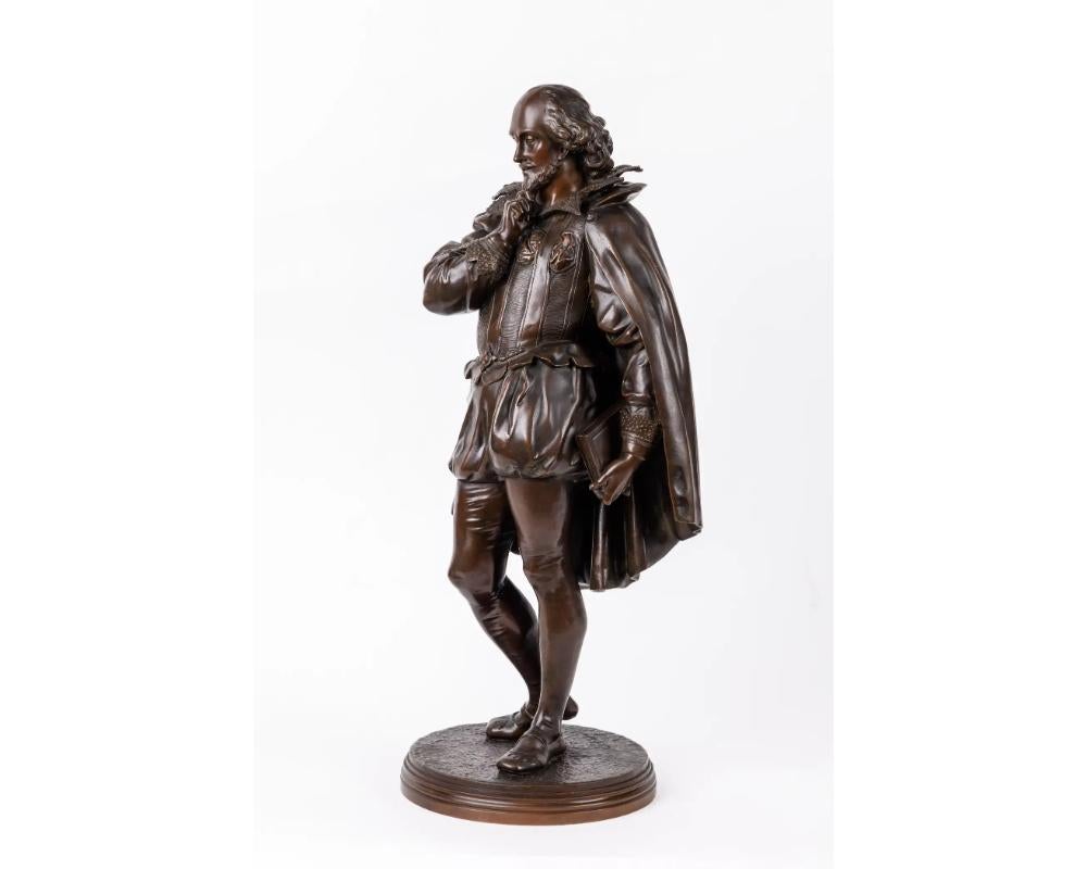 Jean Julules B. Salmson, Una scultura in bronzo patinato di William Shakespeare in vendita 2