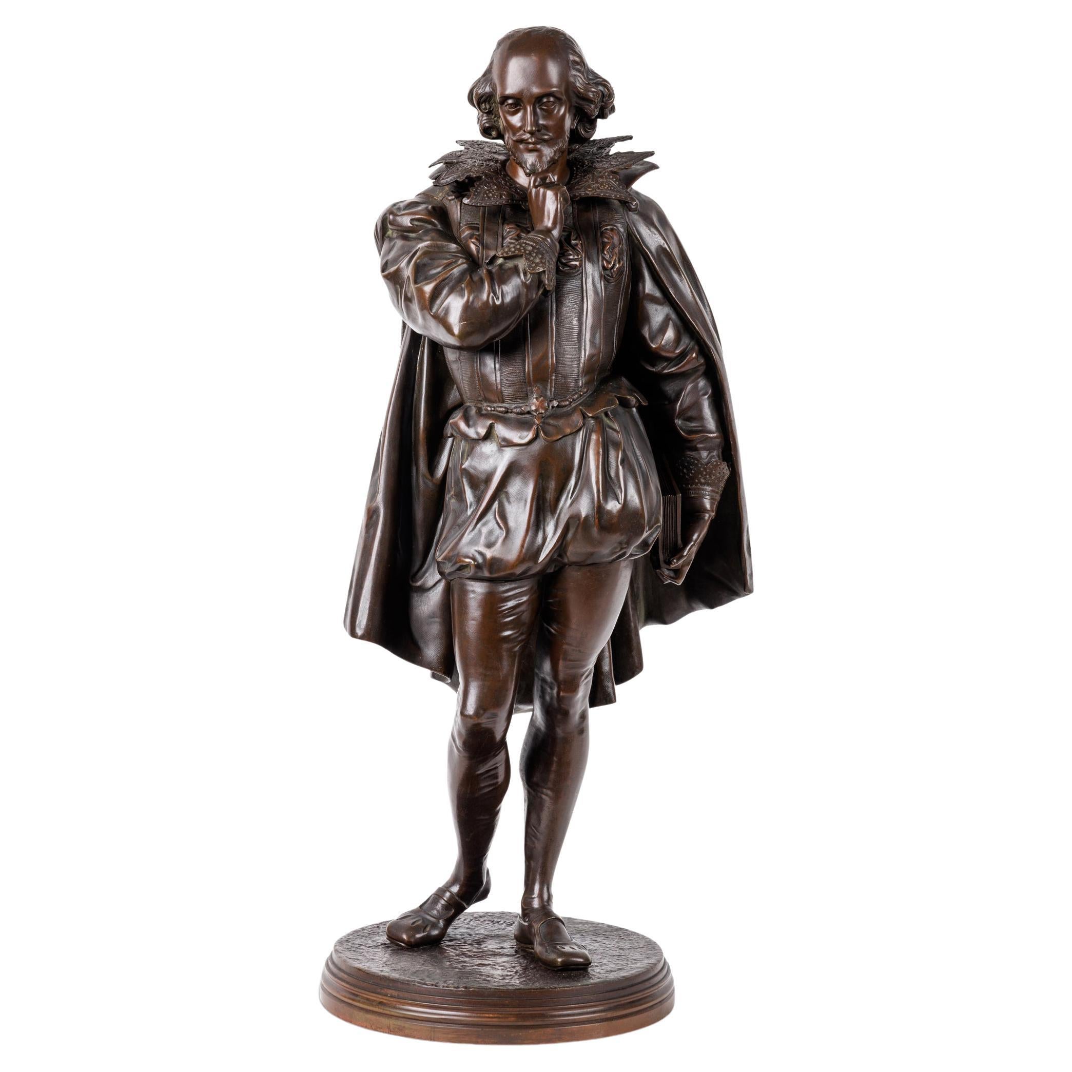 Sculpture en bronze patiné de William Shakespeare par Jean Jules B. Salmson