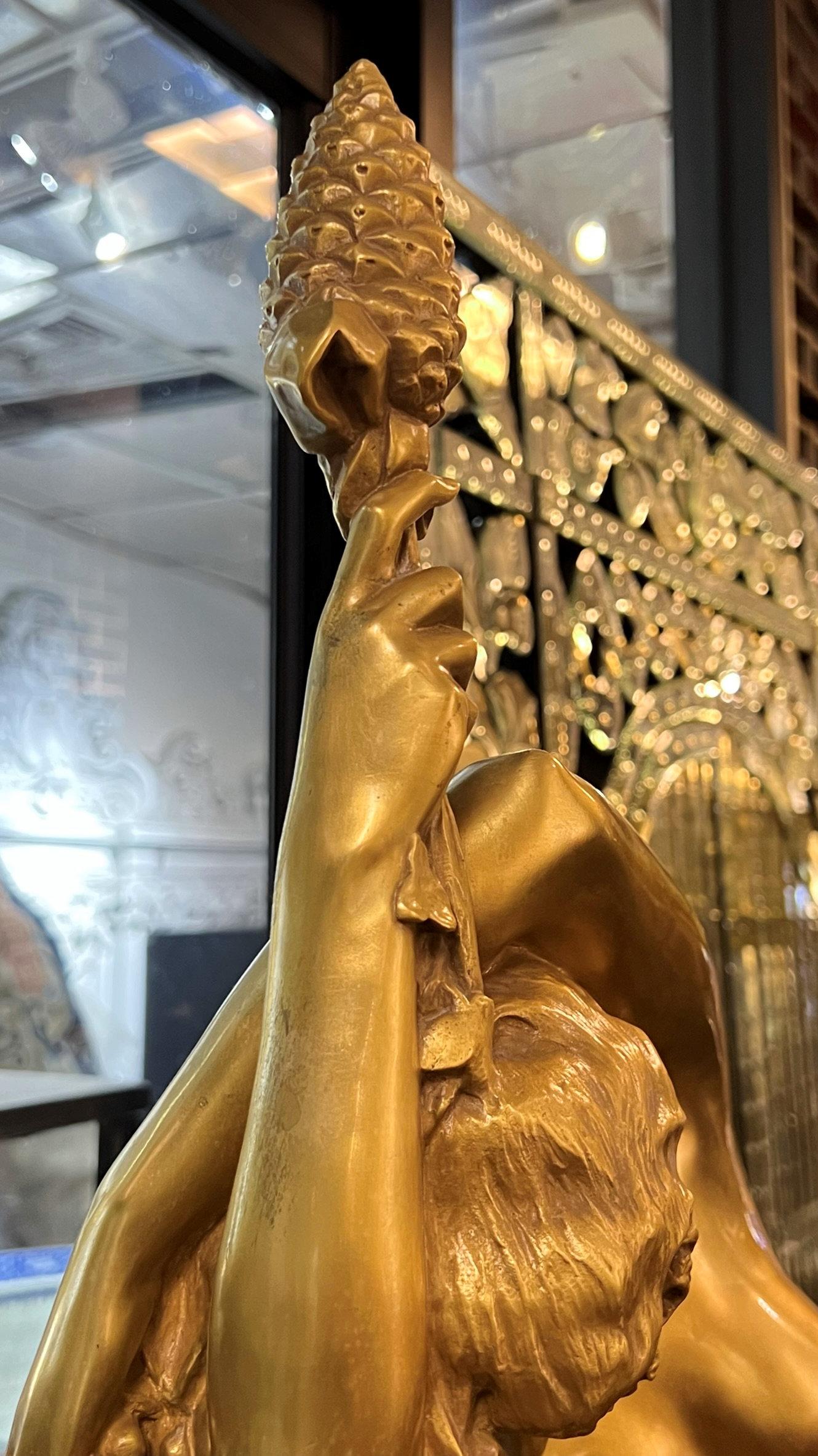 Jean Leon Gerome Bacchante à la Grappe Sculpture en bronze doré en vente 7