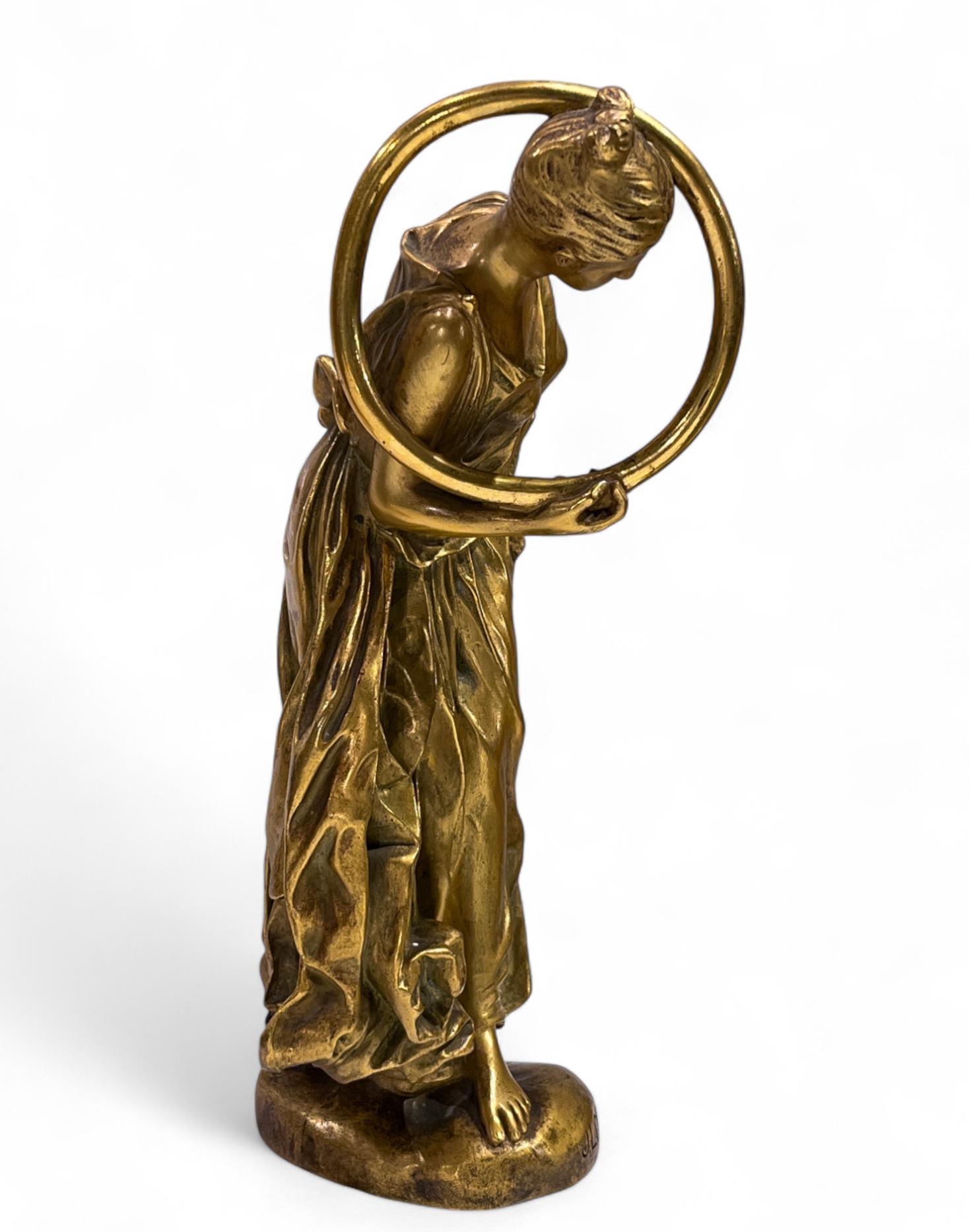 Jean-Léon Léon  La Danseuse au Cerceau - Statue en bronze doré d'une danseuse de cerceaux - Or Figurative Sculpture par Jean-Léon Gérôme