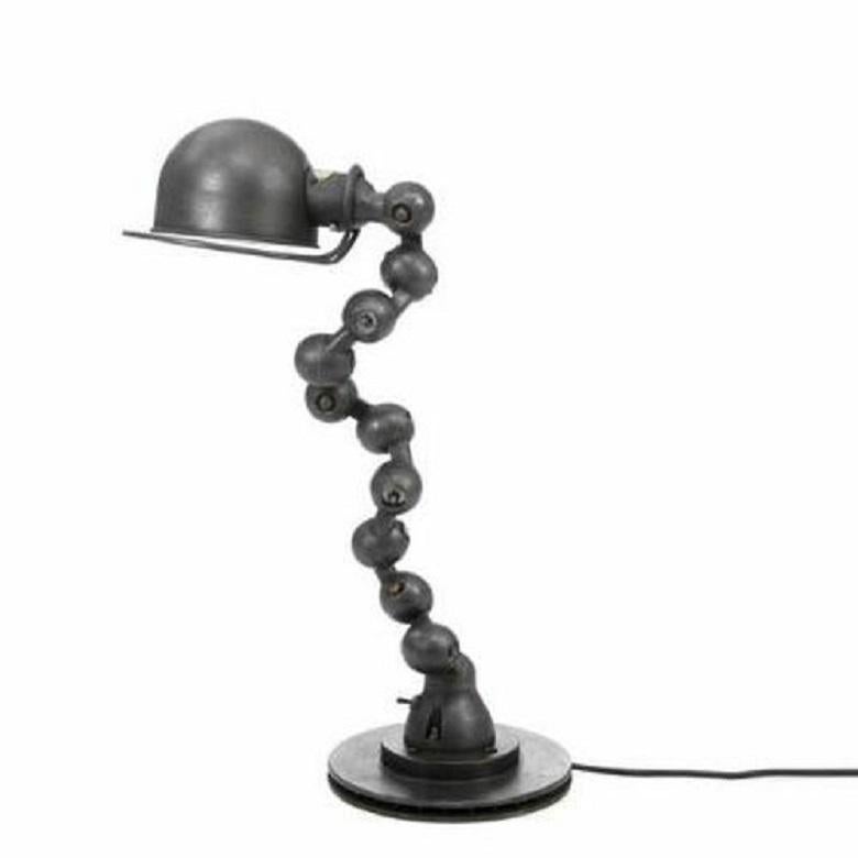 10 Angles JIELDE lamp reading lamp French industrial lamp.
Graphit Lamp.

Designed by Jean-Louis Domecq in the early 1950s

ORIGINAL Jielde lamp, professionally restored in our workshop

The inside of the shade is coated with heat-resistant
