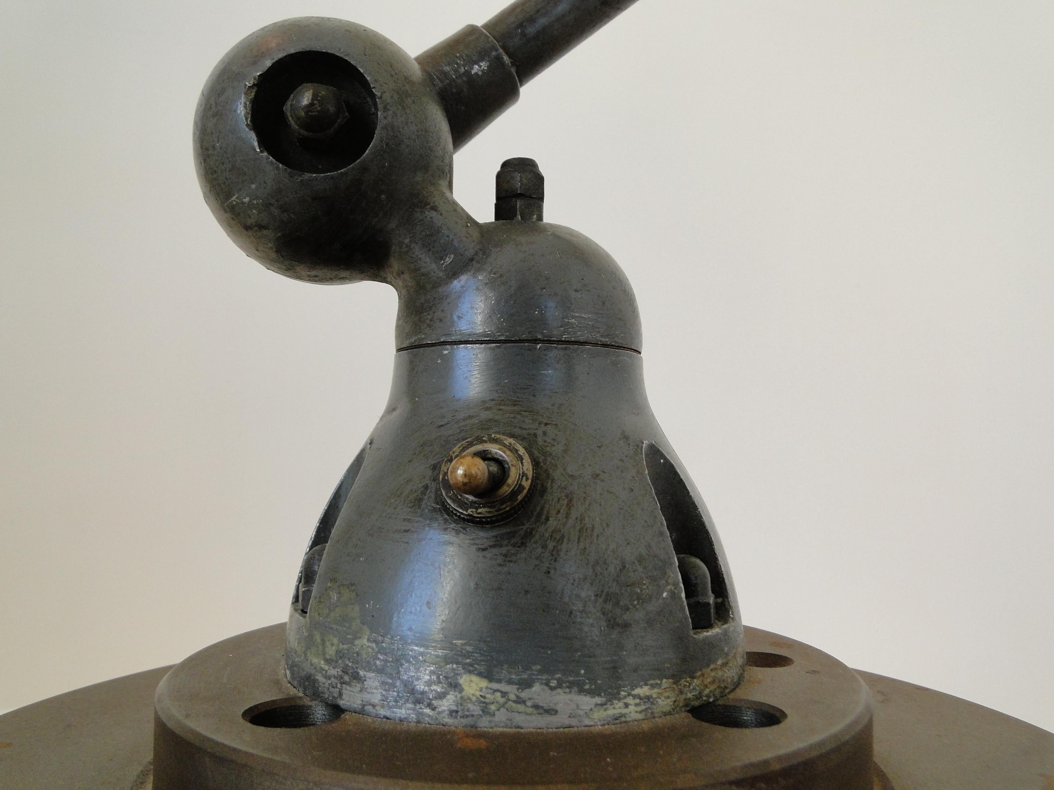 Jean Louis Domecq Jielde Vintage Gray Lamp 2 Arms France In Good Condition In Lège Cap Ferret, FR