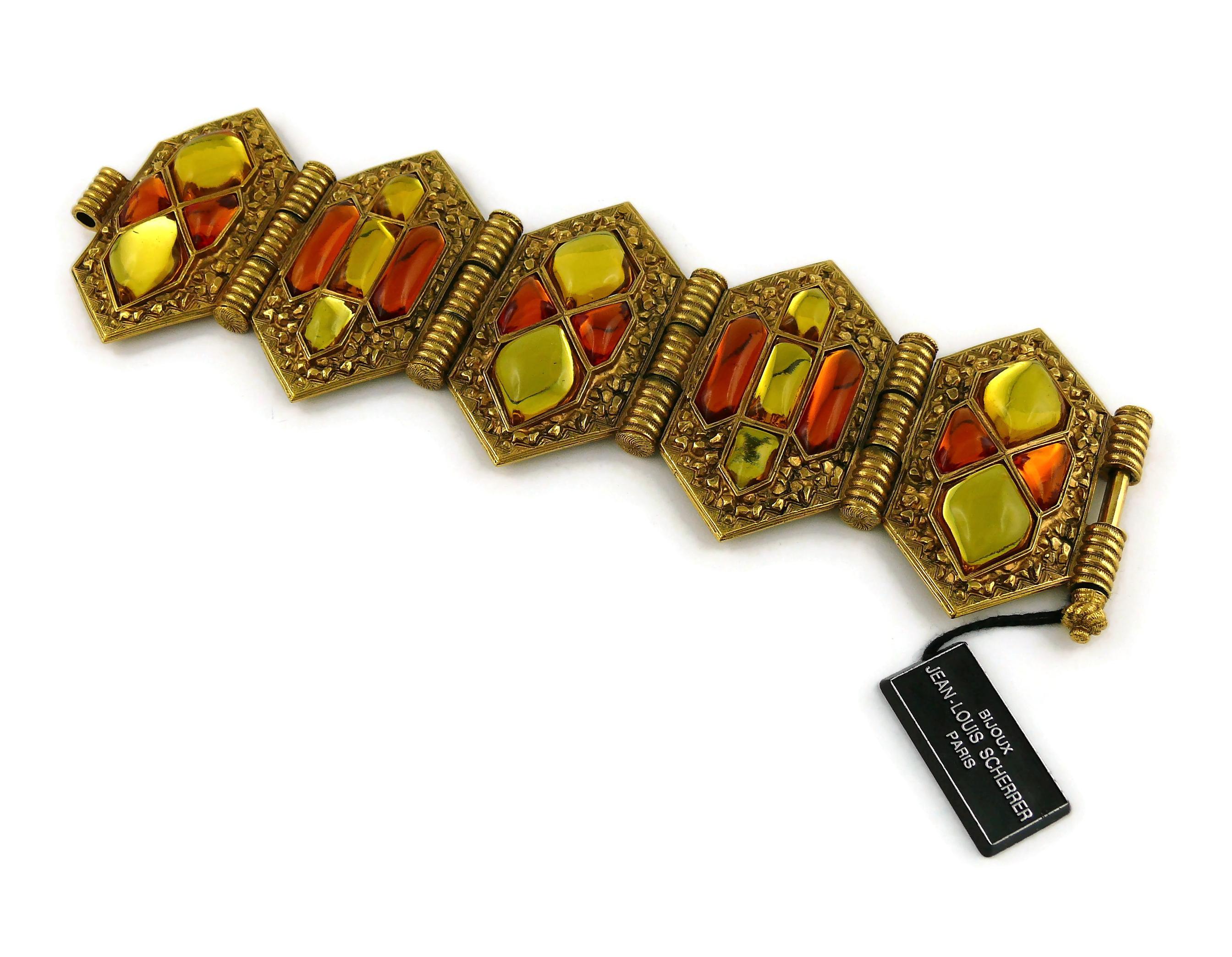 Jean Louis Scherrer (attributed to) Vintage Gold Toned Resin Cabochons Bracelet In Excellent Condition For Sale In Nice, FR