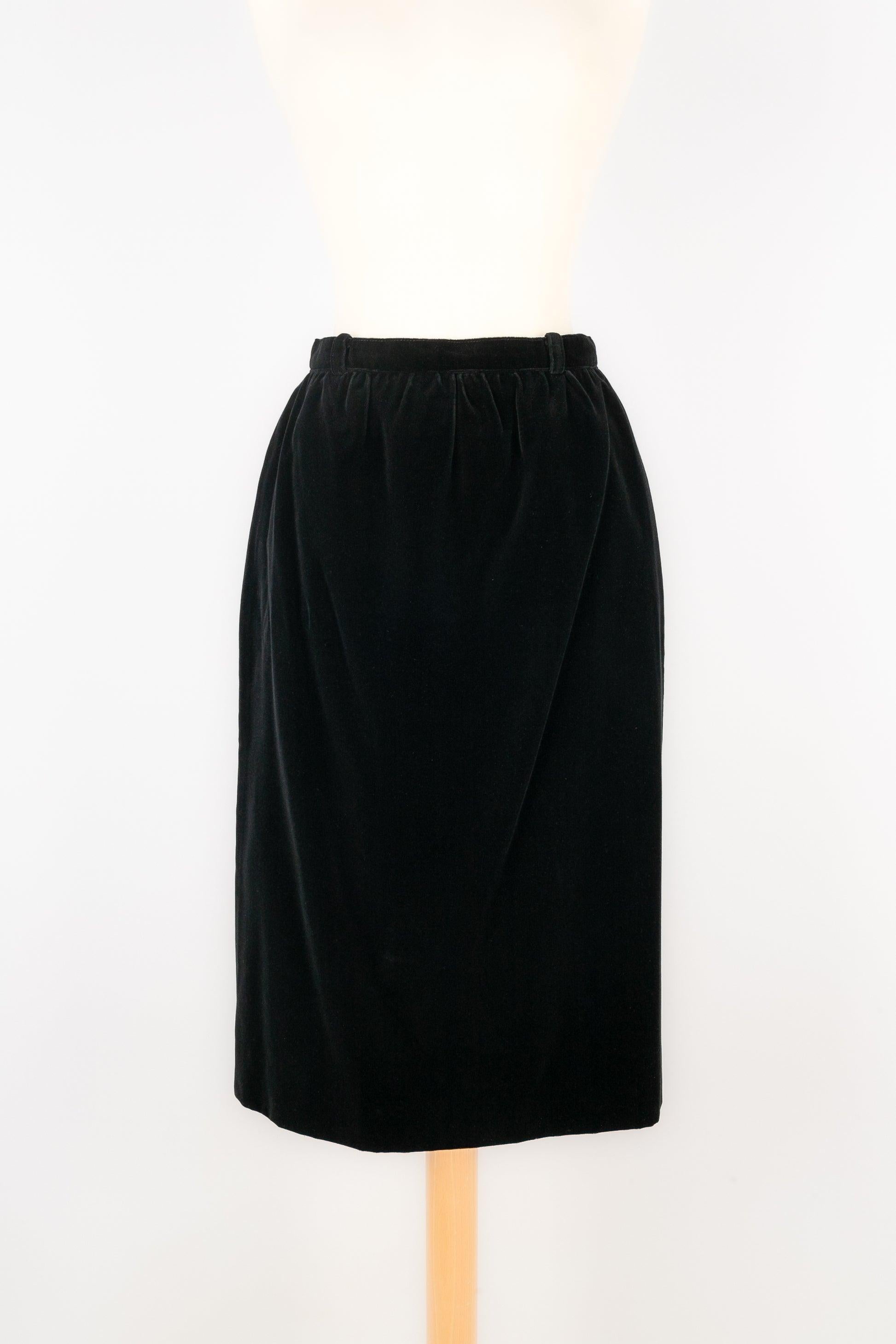 Jean-Louis Scherrer Black Velvet Skirt In Excellent Condition For Sale In SAINT-OUEN-SUR-SEINE, FR