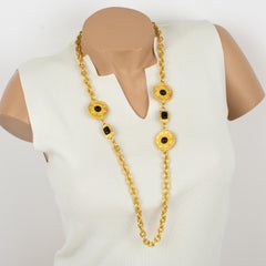 Jean Louis Scherrer París Collar largo étnico dorado con cabujones de resina