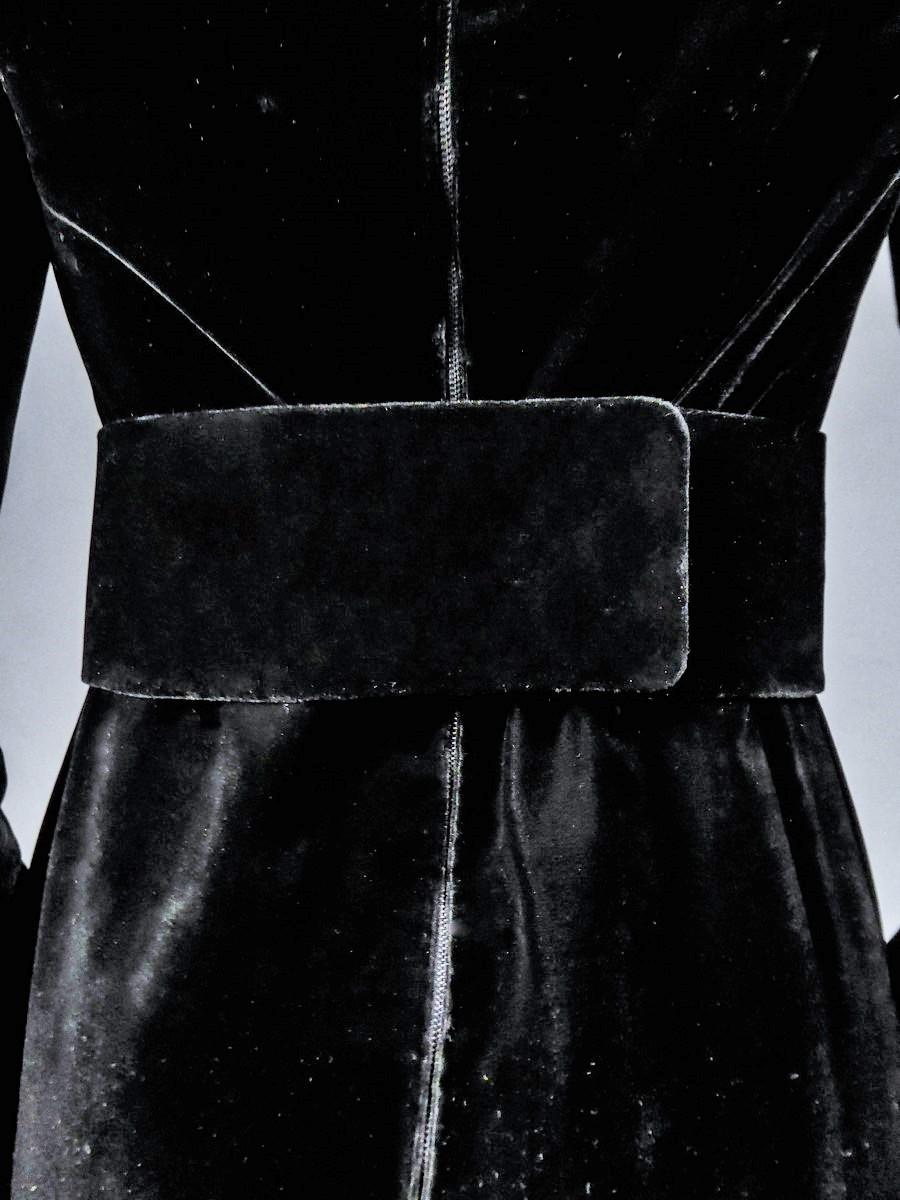 Jean-Louis Scherrer Vestido de terciopelo negro de alta costura francesa Circa 1990 en venta 5