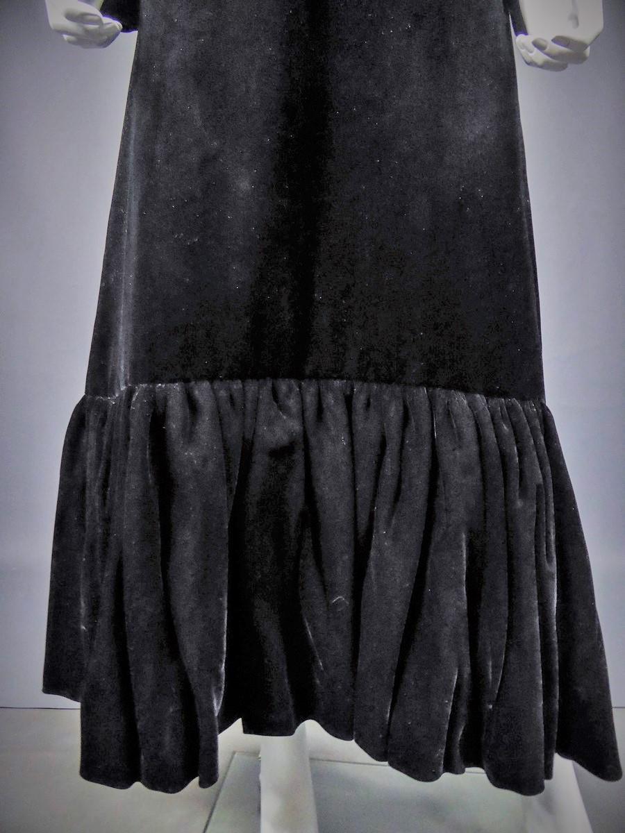 Jean-Louis Scherrer Vestido de terciopelo negro de alta costura francesa Circa 1990 en venta 9
