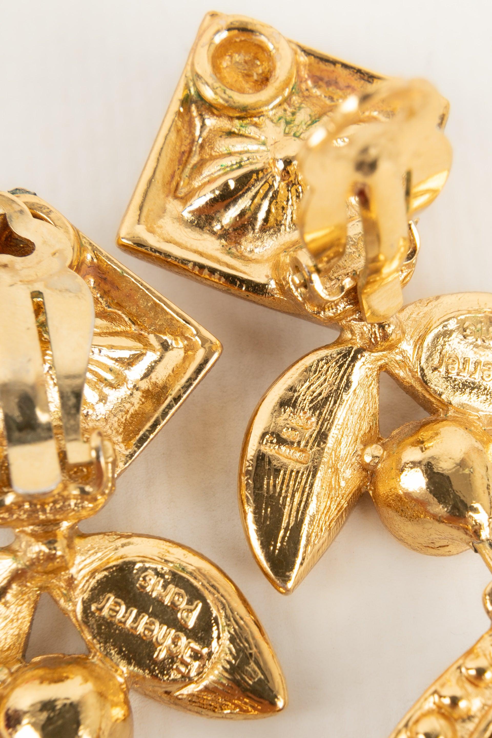 Jean-Louis Scherrer Golden Metal Clip-on Earrings with Rhinestones and Resin For Sale 2