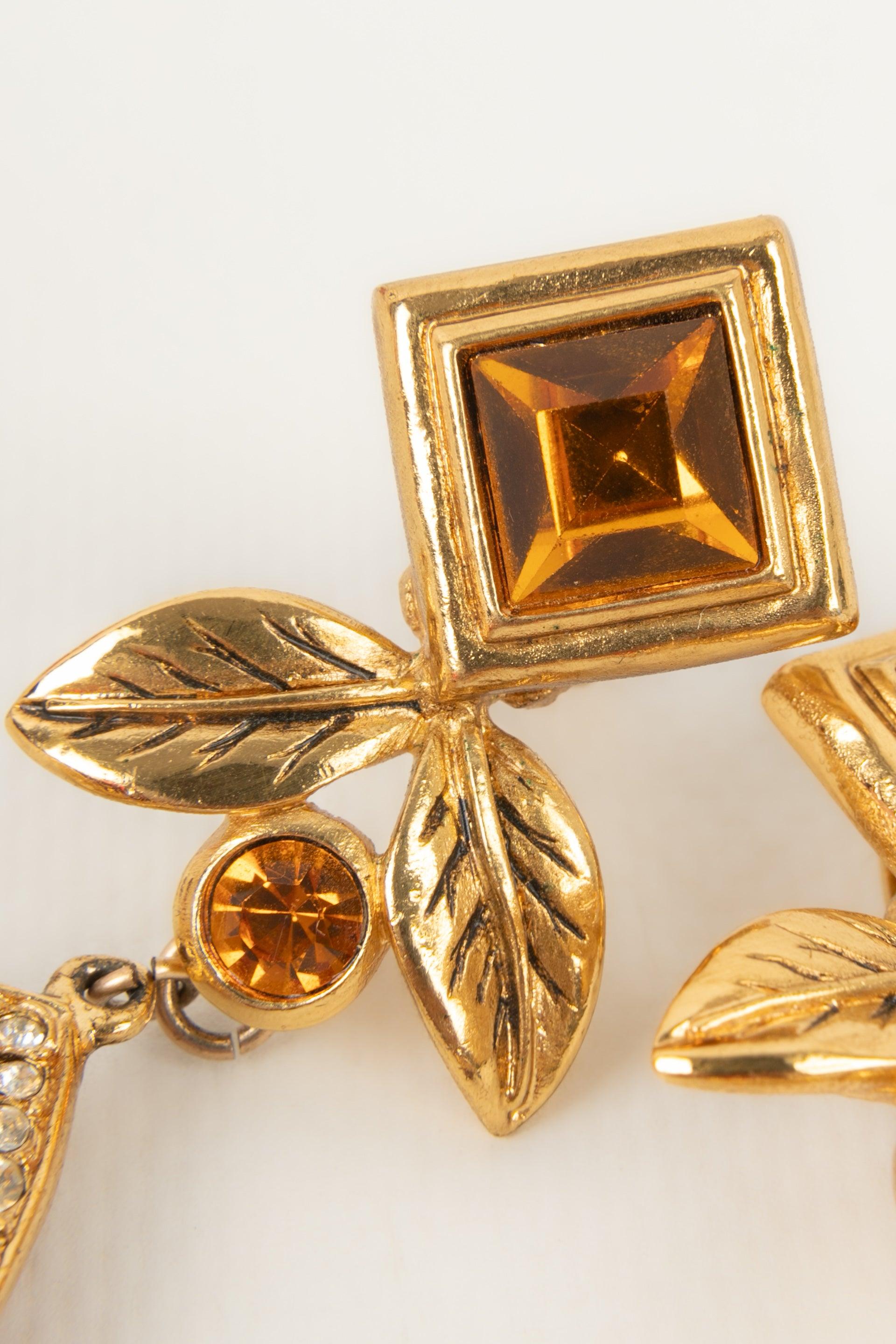 Jean-Louis Scherrer Golden Metal Clip-on Earrings with Rhinestones and Resin For Sale 3