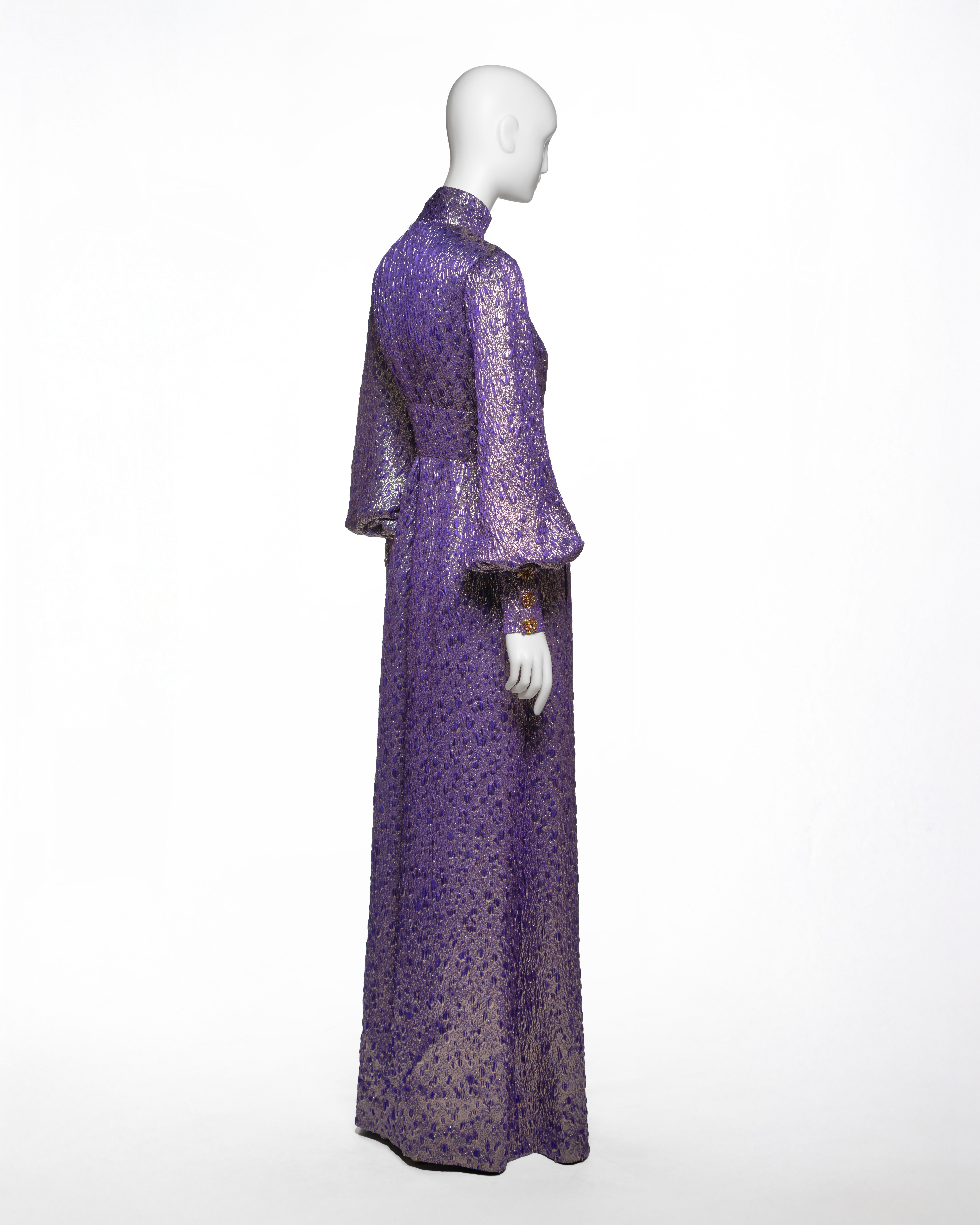 Jean-Louis Scherrer Vestido de alta costura de brocado de lúrex púrpura, FW 2005 en venta 2