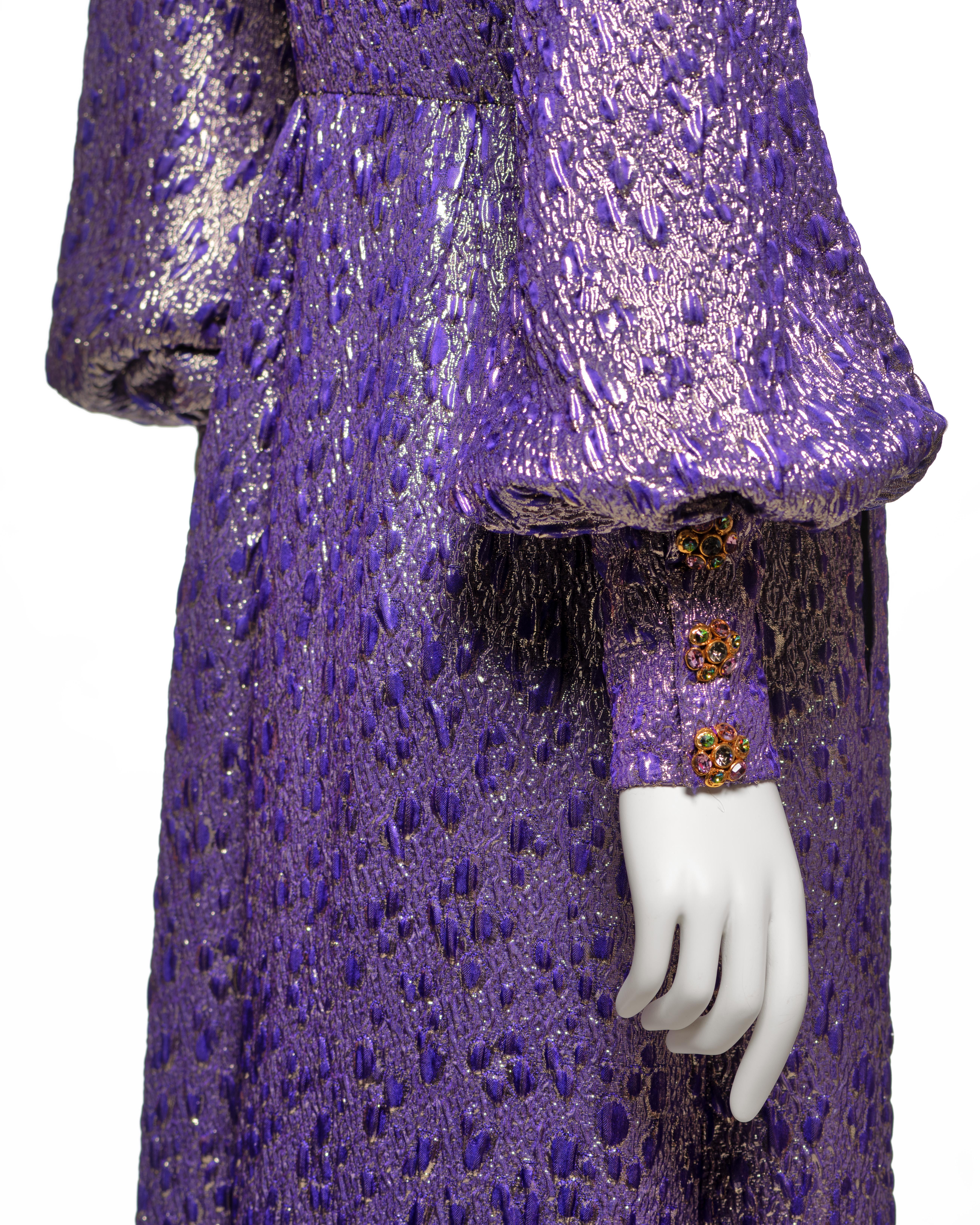 Jean-Louis Scherrer Vestido de alta costura de brocado de lúrex púrpura, FW 2005 en venta 3