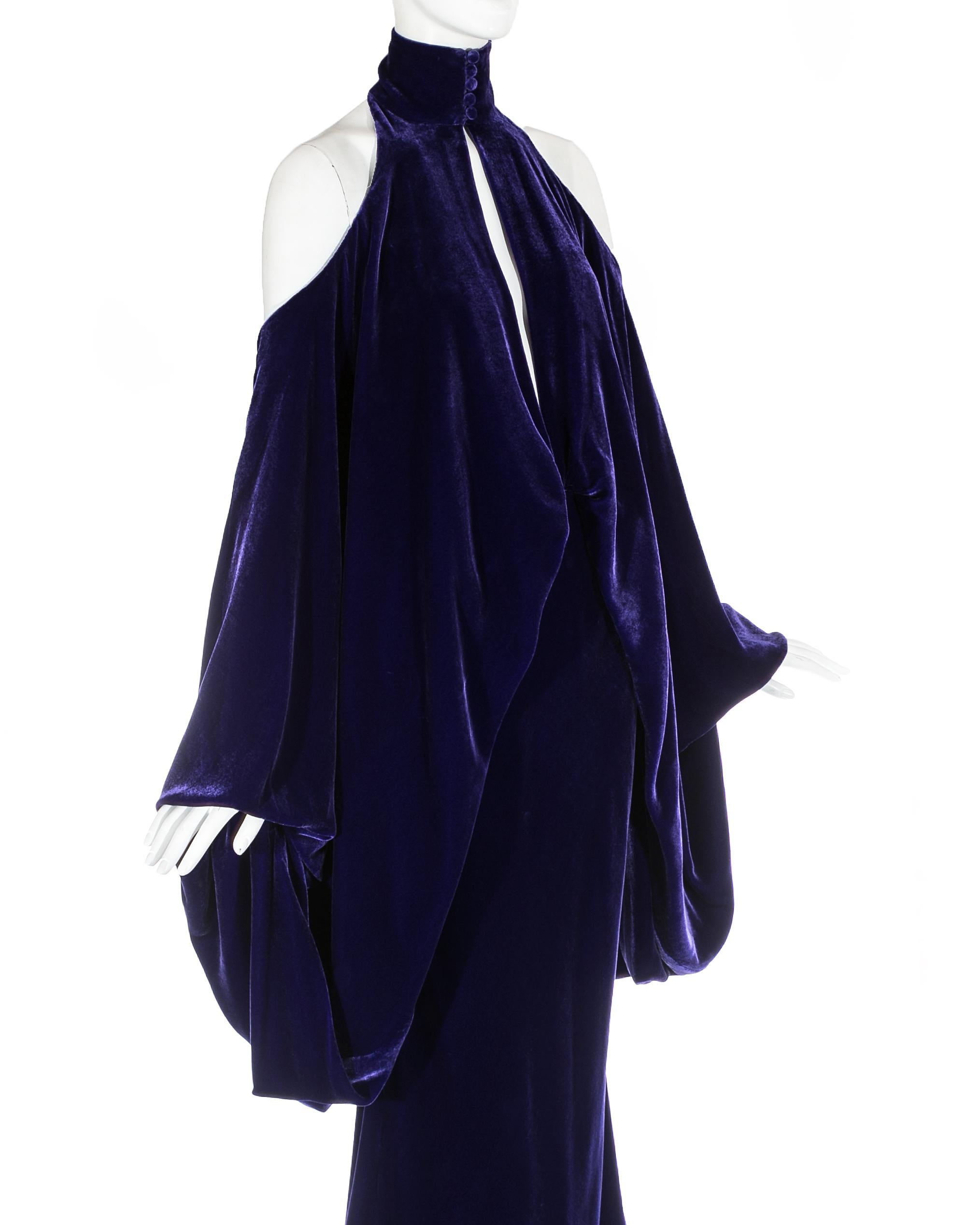 Jean Louis Scherrer Haute Couture purple velvet evening dress, A/W 2005 In Good Condition In London, GB