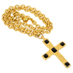 Collier pendentif croix en métal doré et émail noir de Jean Louis Scherrer Paris