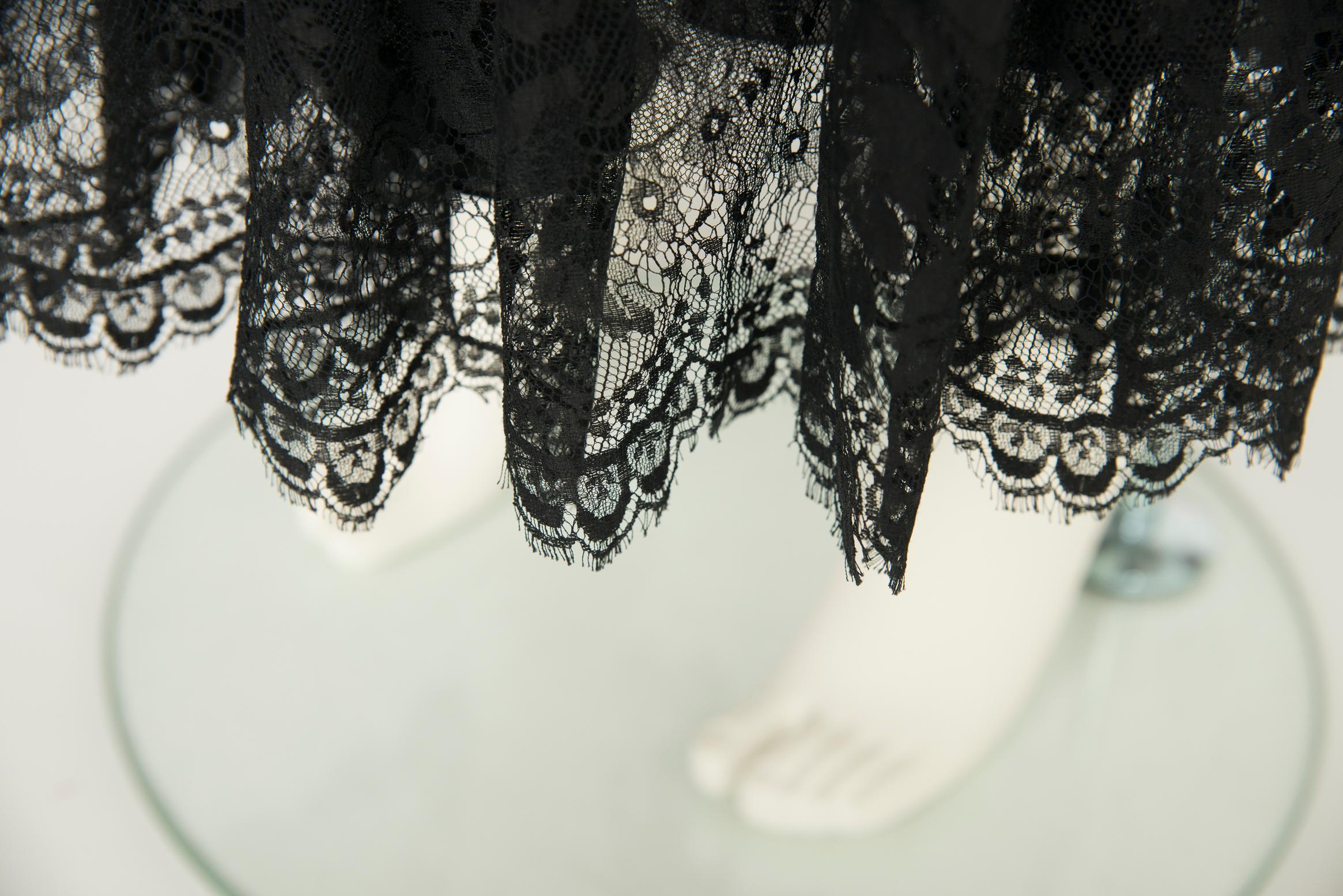 Jean Louis Scherrer Tiered Ruffled Lace & Tulle Backless Evening Dress In Good Condition For Sale In Geneva, CH