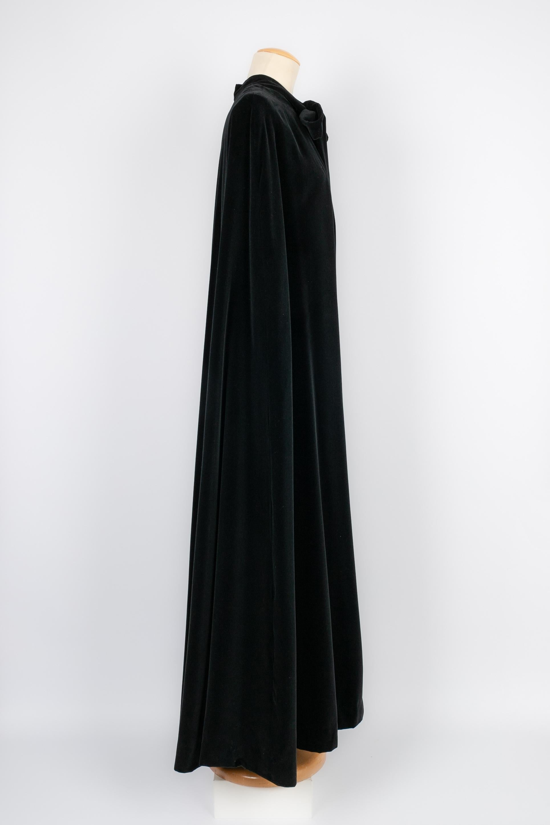 Jean-Louis Scherrer velvet cape In Excellent Condition In SAINT-OUEN-SUR-SEINE, FR