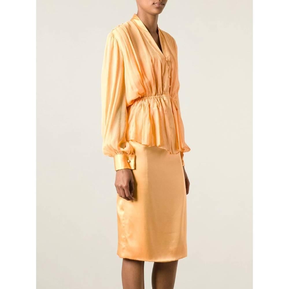 Jean Louis Scherrer Vintage 70s peach orange silk skirt suit In Good Condition For Sale In Lugo (RA), IT