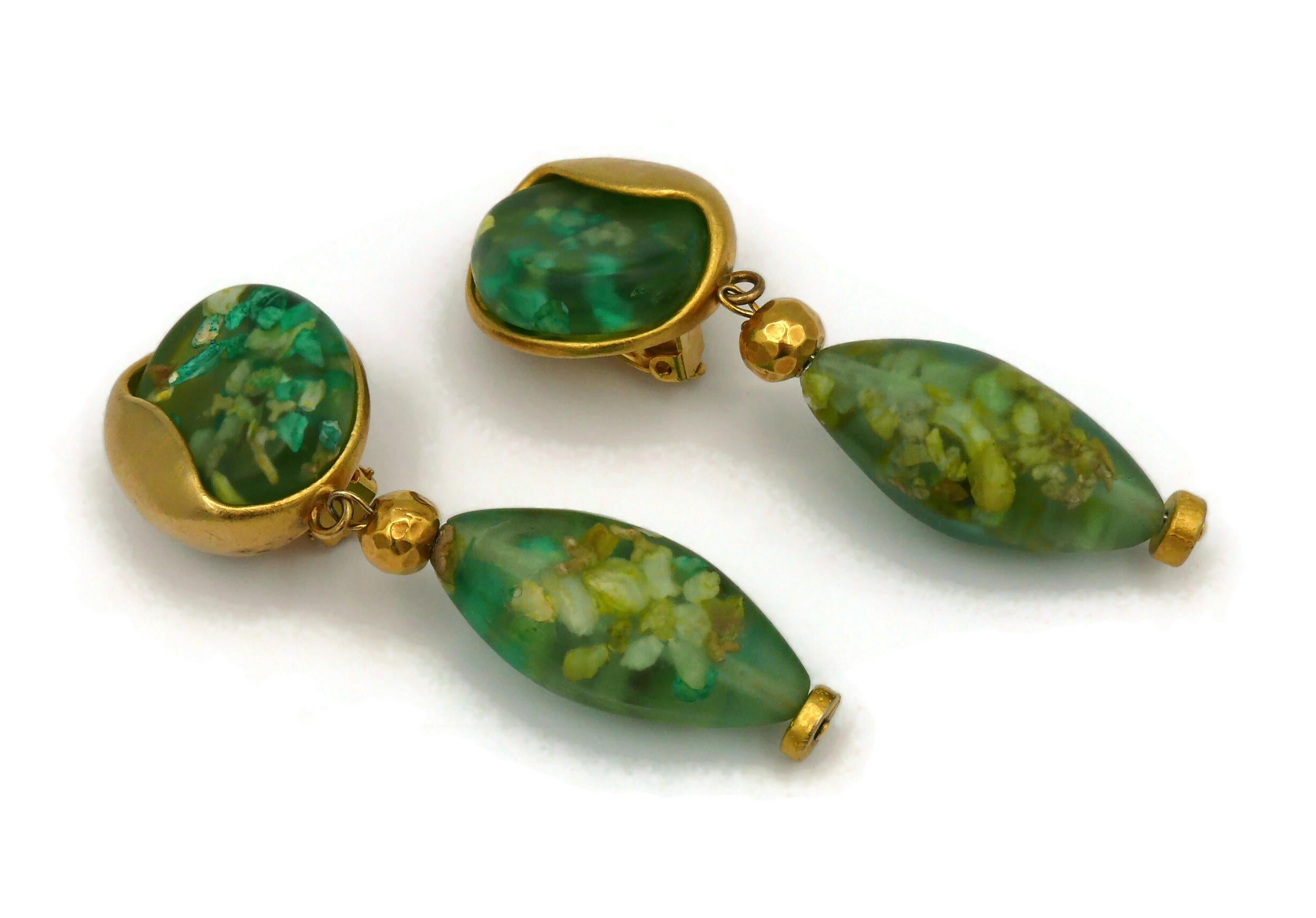 JEAN LOUIS SCHERRER Vintage Green Resin Dangling Earrings In Good Condition For Sale In Nice, FR