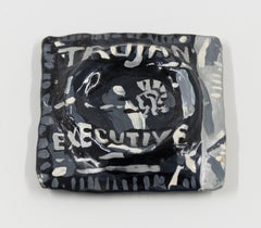 Executive (presseur de papier), petite sculpture en céramique