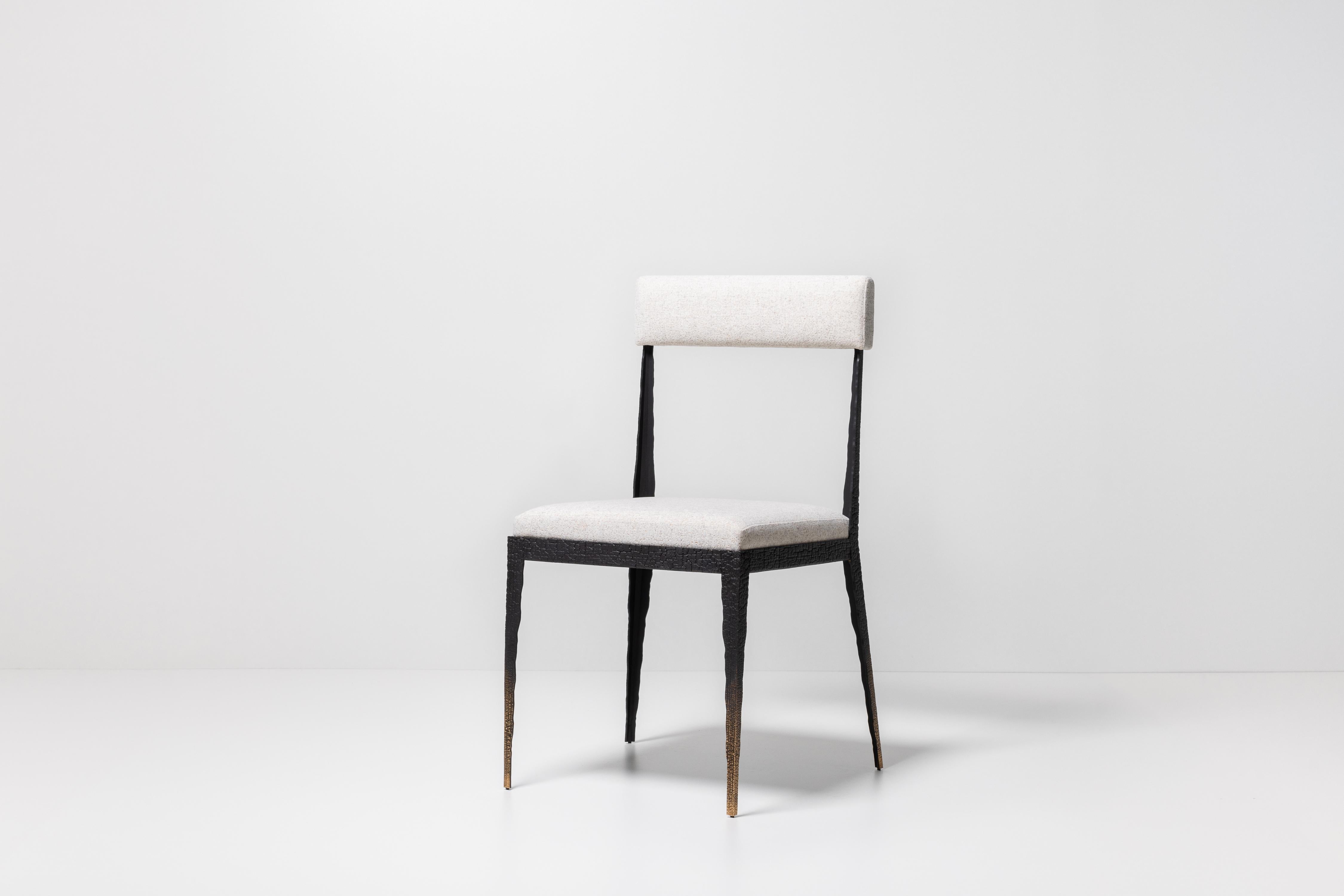 Patiné Jean-Luc Le Mounier, Empreinte, chaise de salle à manger contemporaine, France, 2023. en vente