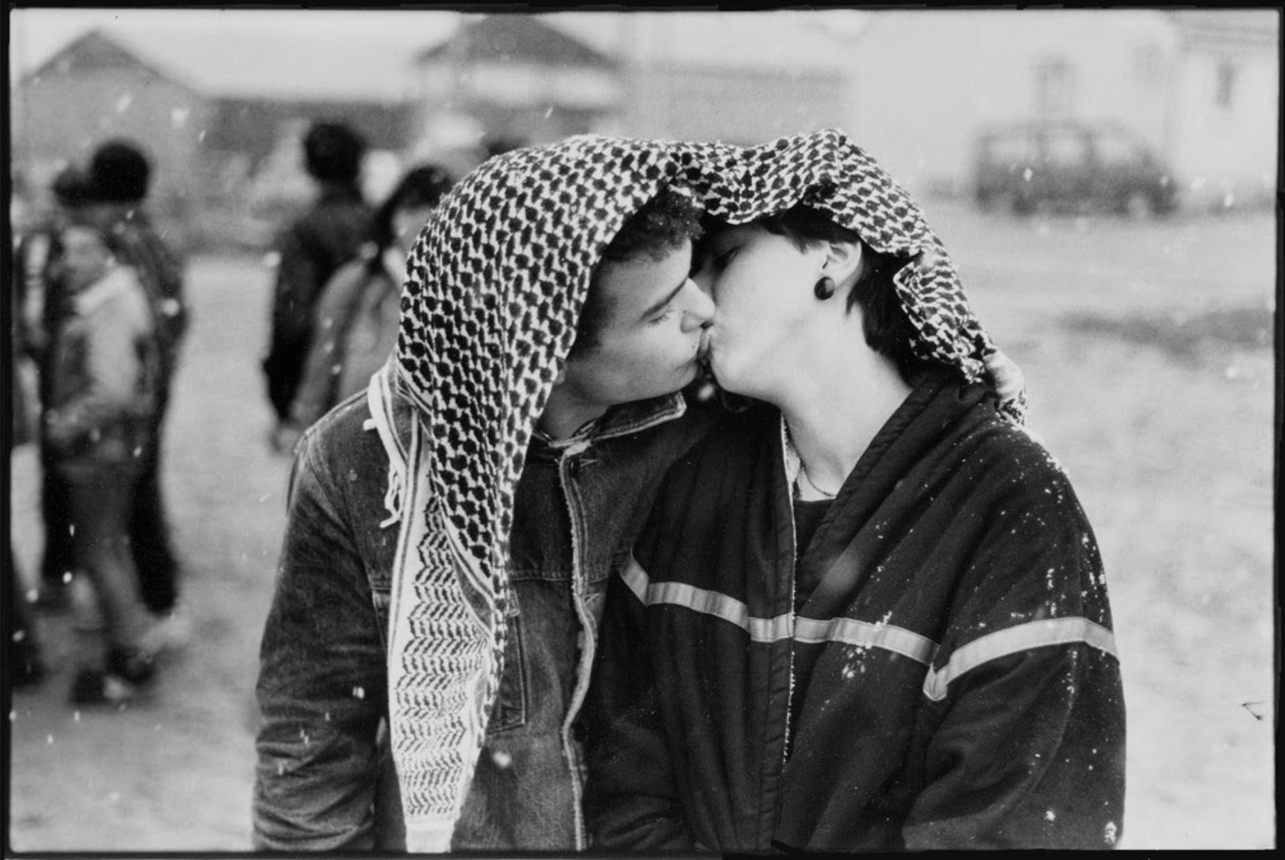 Jean Luc Olezak Black and White Photograph - Le baiser - Dhuizon, France