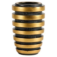 Jean Luce, Vase noir Art déco avec bandes dorées, grès émaillé, France, c 1928.
