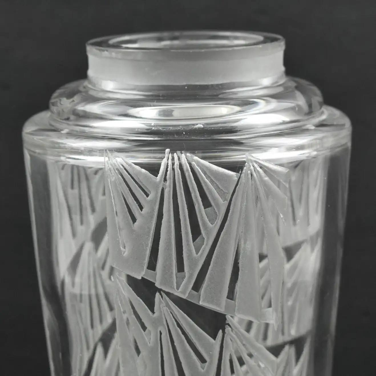 Jean Luce Art Deco Geometric Etched Glass Vase, 1930s For Sale 4