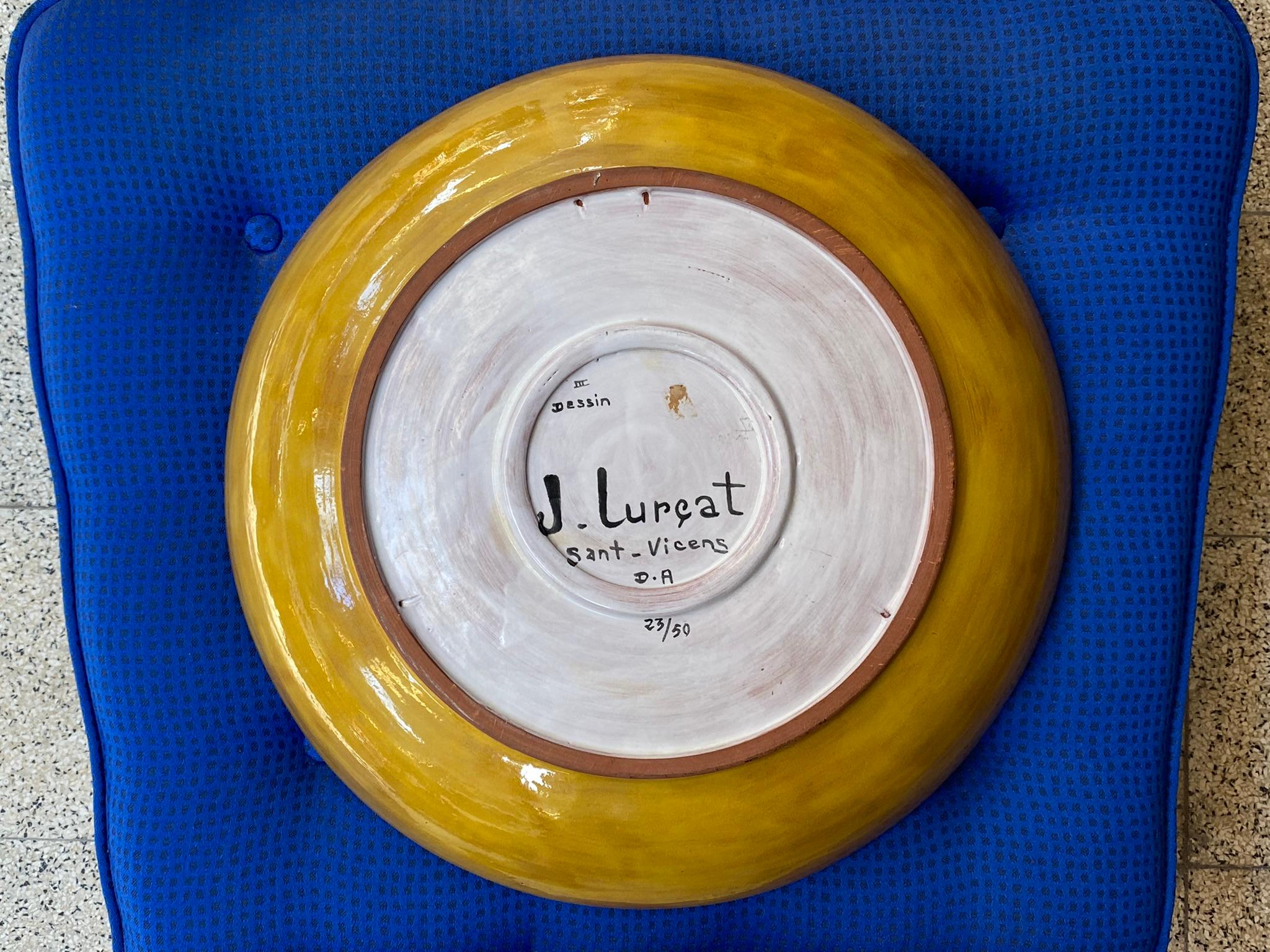 Jean Lurçat, grand plat en céramique, Sant Vicens, vers 1960 Bon état - En vente à Saint-Ouen, FR